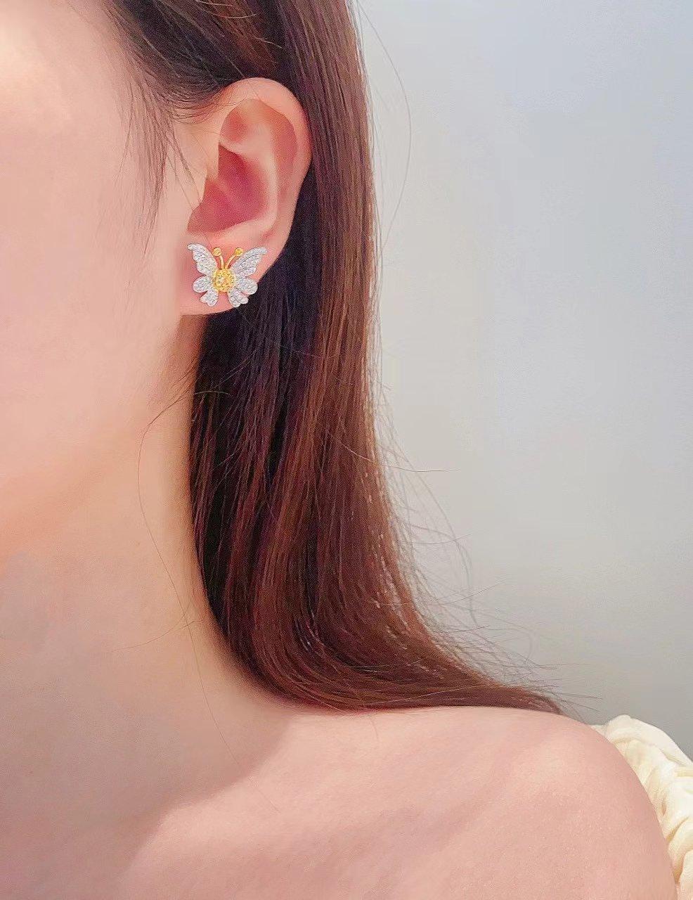Modern 18K White Gold Yellow Diamond Earrings For Sale