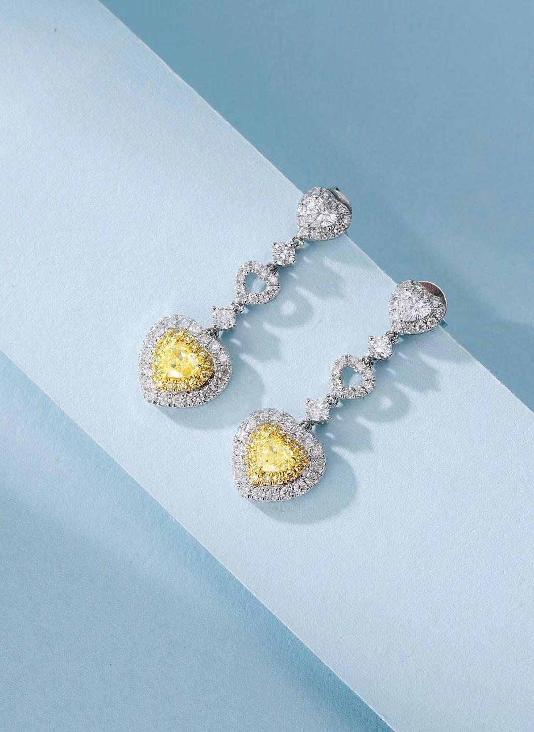 Cuore Orecchini con diamanti gialli in oro bianco 18 carati in vendita
