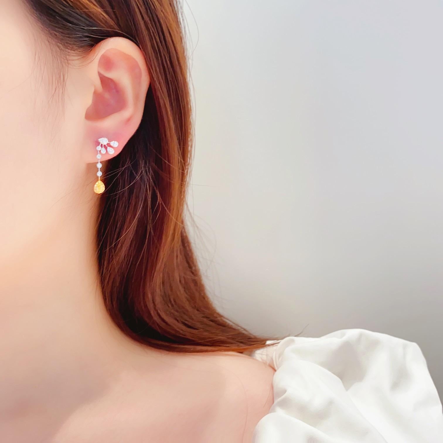 Pear Cut 18K White Gold Yellow Diamond Earrings For Sale