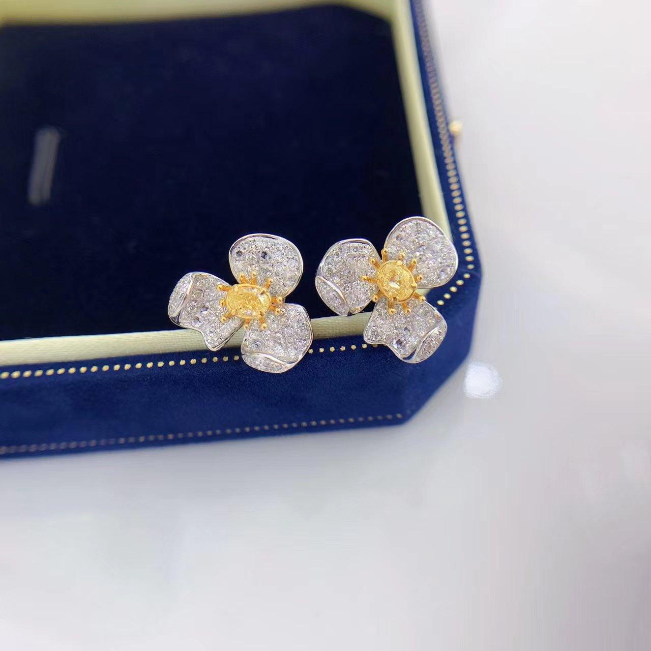 Modern 18K White Gold Yellow Diamond Flower Earrings For Sale
