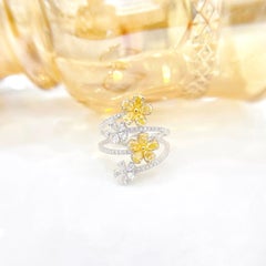 18K White Gold Yellow Diamond Flower Ring with Diamonds