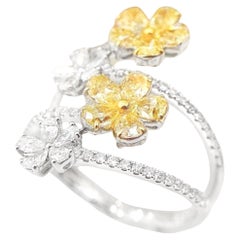 18K White Gold Yellow Diamond Flower Ring with Diamonds