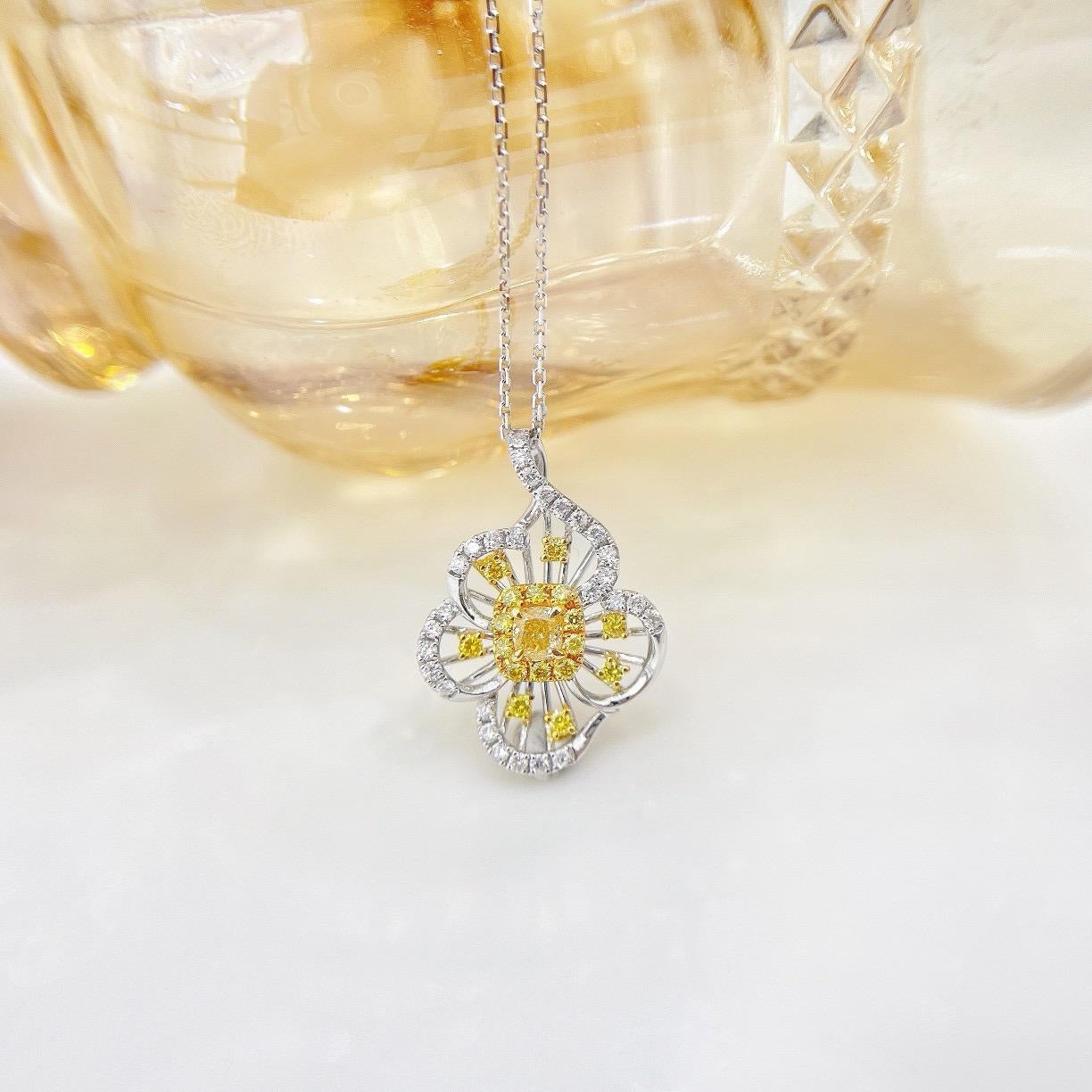 Collana in oro bianco giallo 18 carati

Oro bianco 18K - 2,73 GM
Diamanti gialli - 0,18 CT
Diamanti Whiting - 0,36 CT

Le classiche collane di diamanti di Nurati Jewelry affascinano con il loro squisito design a fiocco di neve. Sapientemente