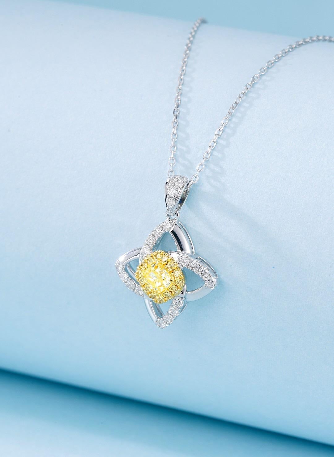 Moderno Collana con diamanti gialli in oro bianco 18 carati in vendita