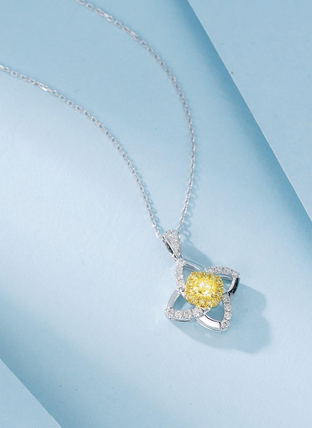 Taglio rotondo Collana con diamanti gialli in oro bianco 18 carati in vendita