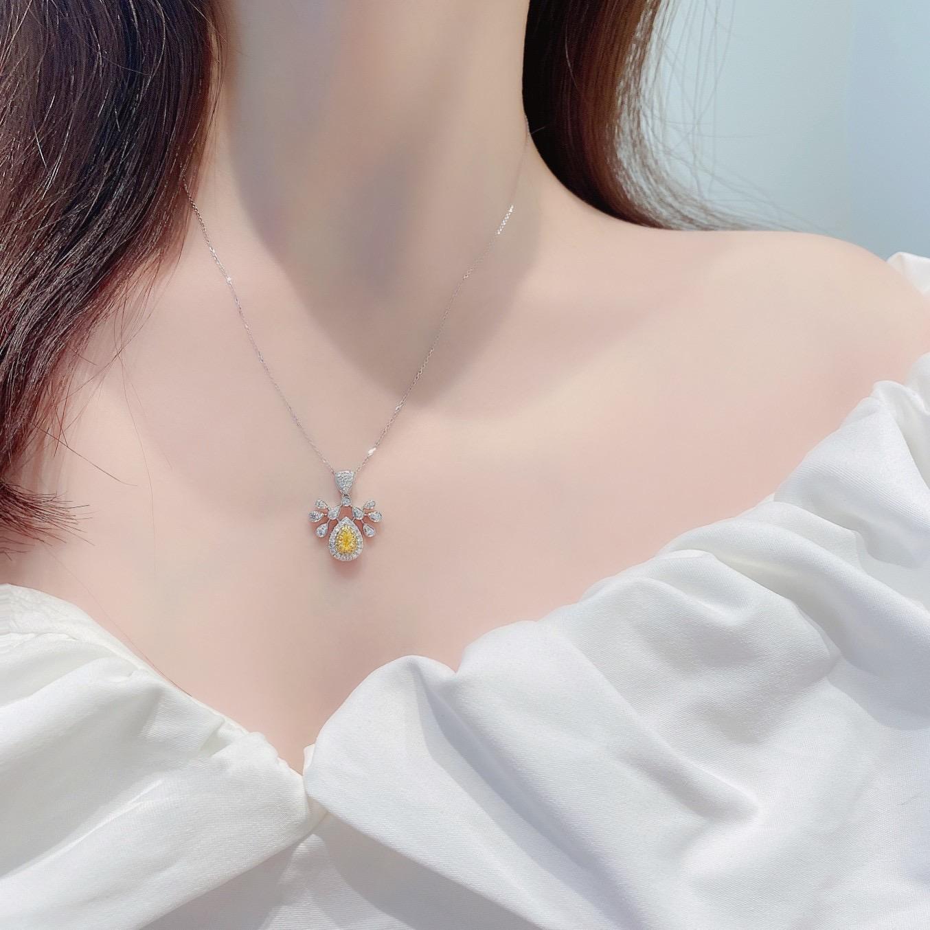 Women's or Men's 18K White Gold Yellow Diamond Necklace For Sale