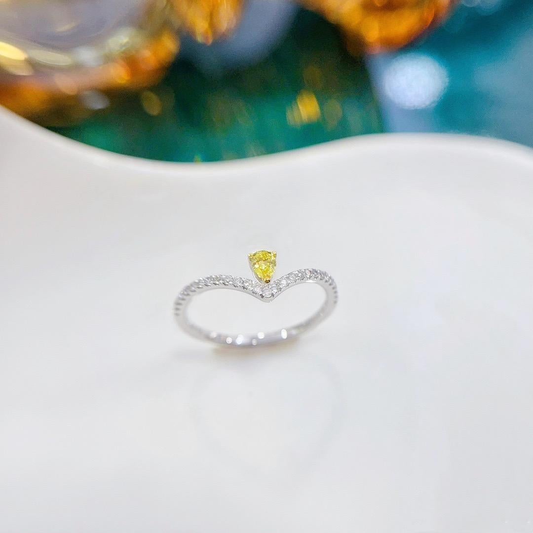 Pear Cut 18K White Gold Yellow Diamond Ring For Sale
