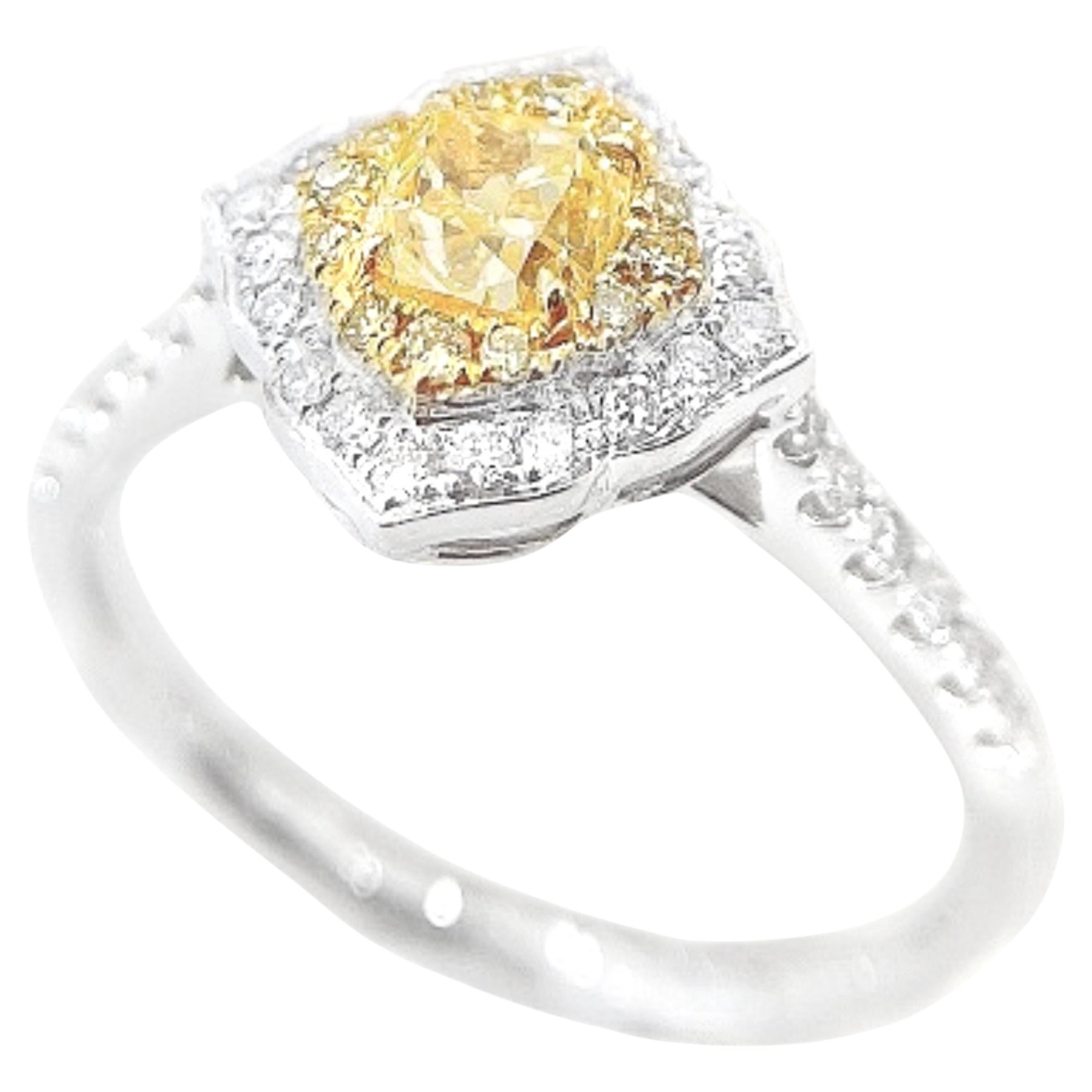 18K White Gold Yellow Diamond Ring