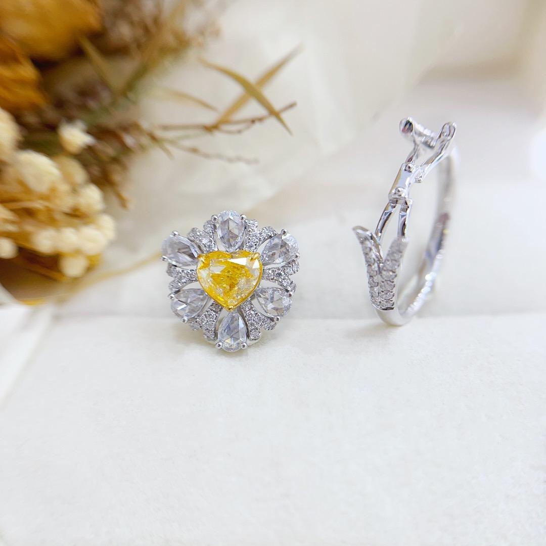 18K White Gold Yellow Diamond & Rose Cut Diamond Cocktail Ring For Sale 1
