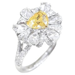 Cocktailring aus 18 Karat Weißgold mit gelbem Diamant und Diamant im Rosenschliff