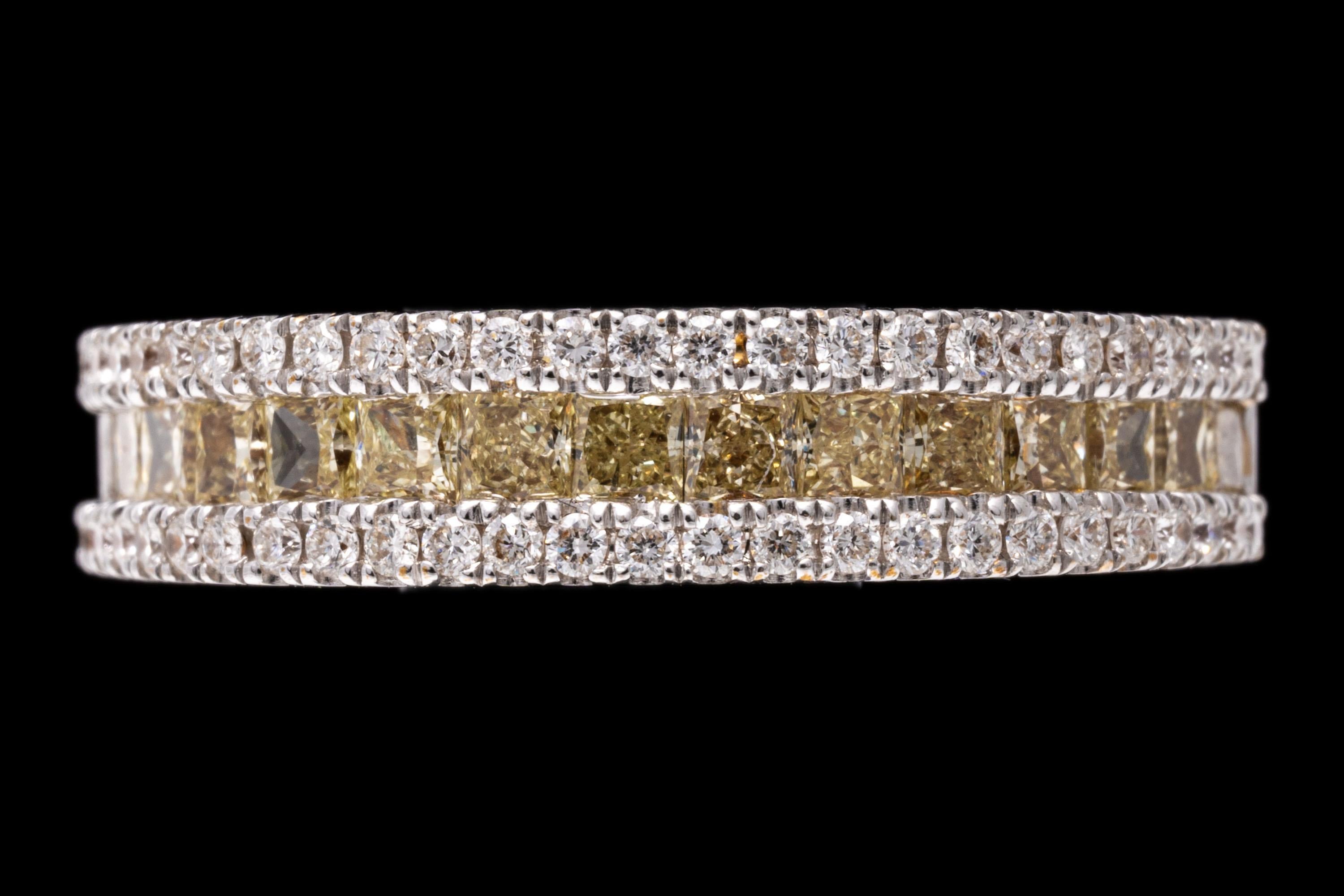 18 Karat Weißgold Gelbgold Ring mit rundem Diamanten im Prinzessinnenschliff im Angebot 2
