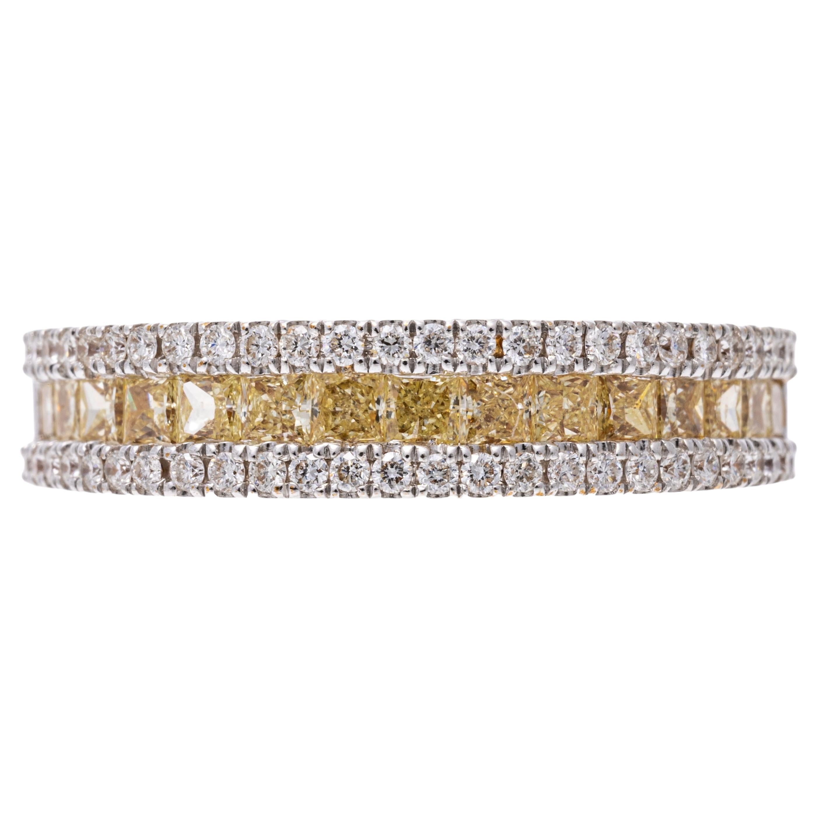 18k White Gold Yellow Princess Cut and Round Diamond Band Ring For Sale