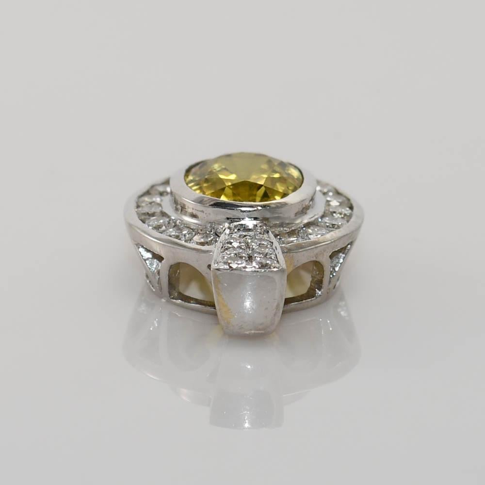 18K White Gold Yellow Sapphire & Diamond Pendant, 6.9g In Excellent Condition For Sale In Laguna Beach, CA