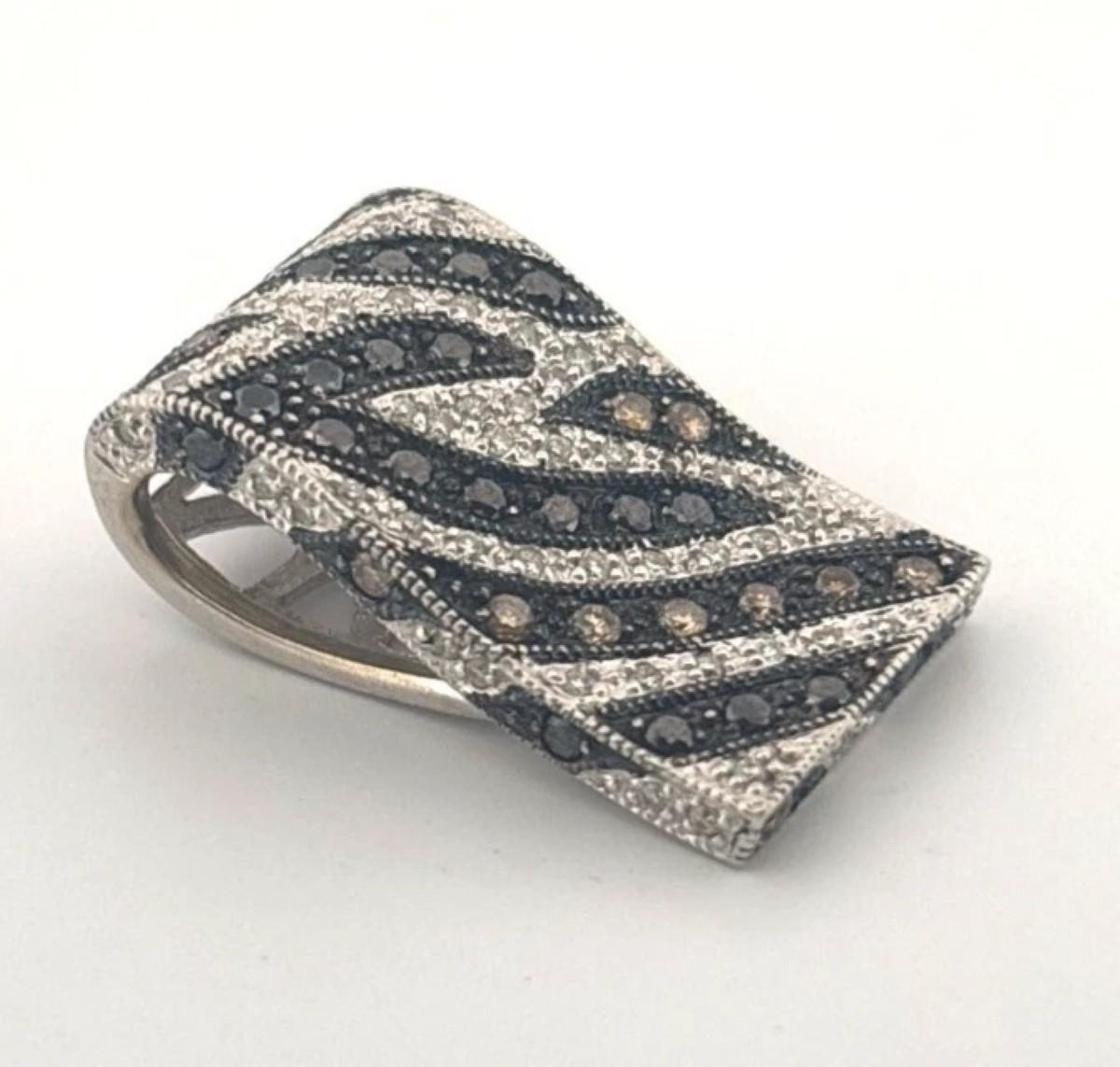 Brilliant Cut 18K White Gold Zebra Stripe Black Chocolate White Diamond Slide 1.00CTW Pendant For Sale
