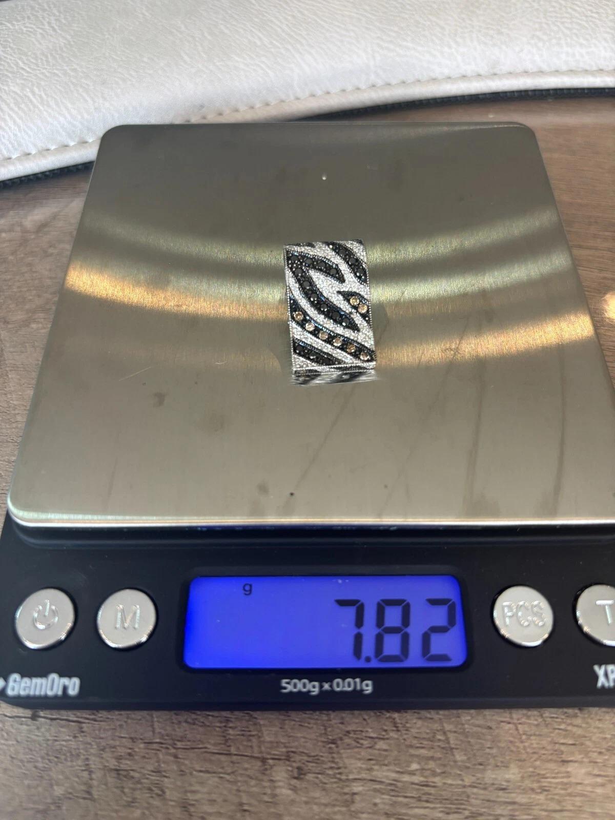 18K White Gold Zebra Stripe Black Chocolate White Diamond Slide 1.00CTW Pendant For Sale 2