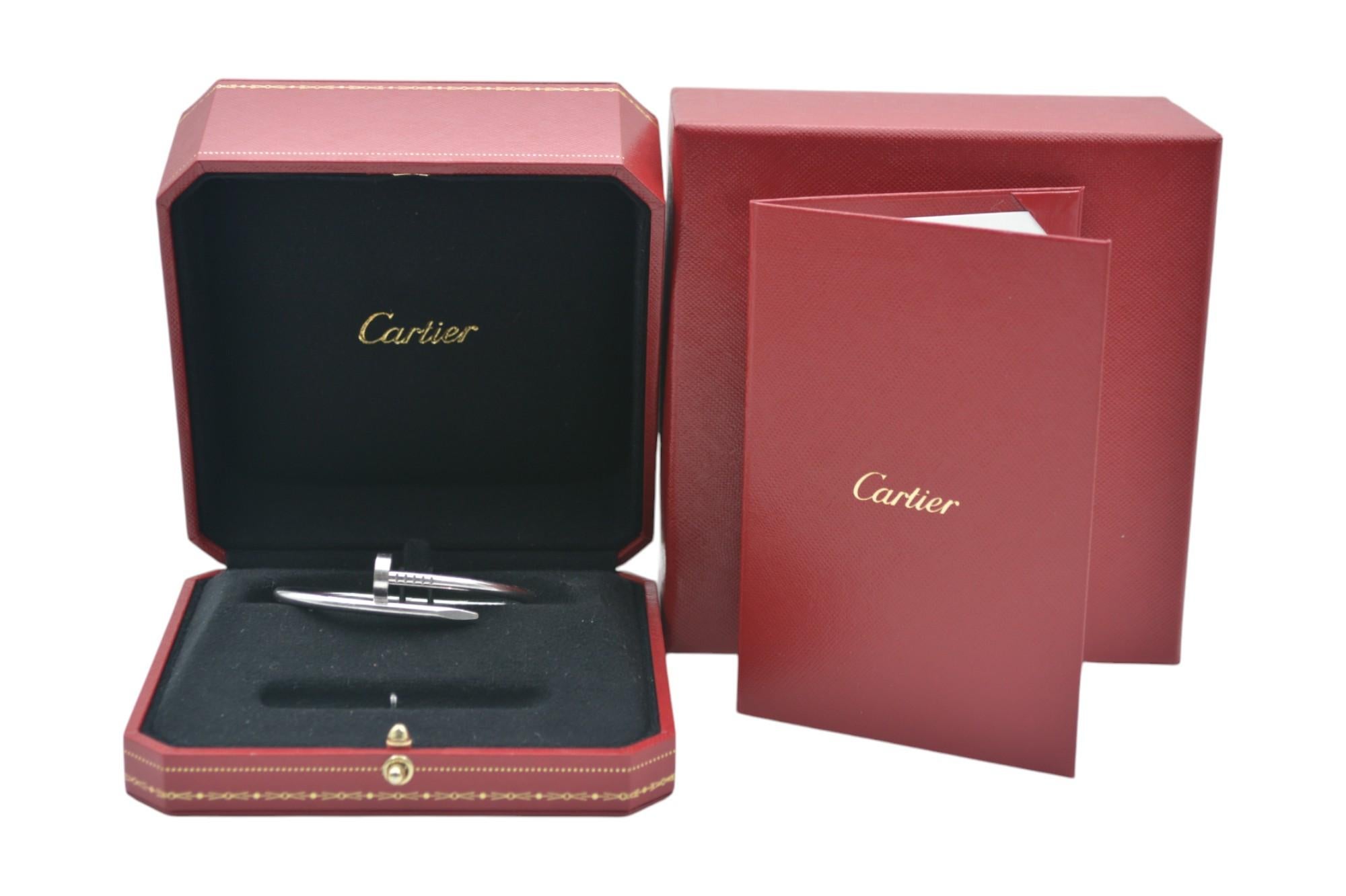 Il bracciale Cartier Juste un Clou è un pezzo audace e moderno che incarna lo spirito di ribellione e individualità. Disegnato originariamente negli anni '70, 