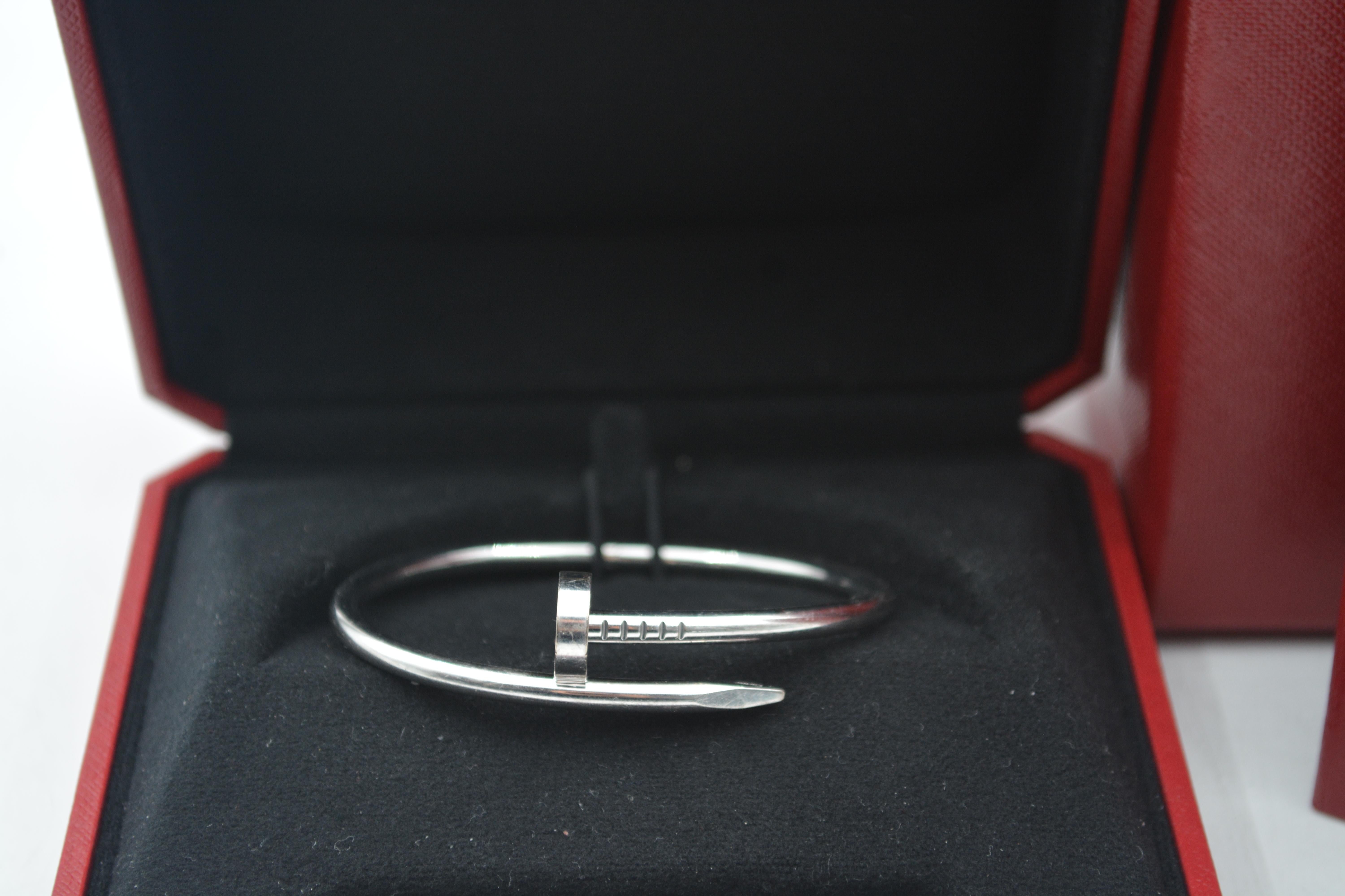 Bracciale Cartier Just on Clou in golf bianco 18 carati In condizioni ottime in vendita a București, București