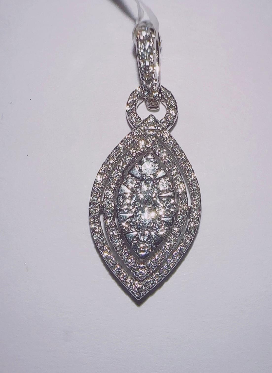 Ciondolo con diamante bianco in oro 18K, diamanti naturali SI G+ per un bellissimo ciondolo quotidiano. 