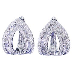 Pendientes de aro en forma de V de oro rosa blanco y amarillo de 18k con diamantes naturales