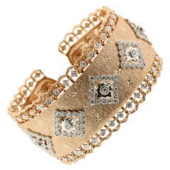 18 Karat Weiß- und Roségold Diamant-Armreif mit durchbrochener Kunst in florentinischem Finish