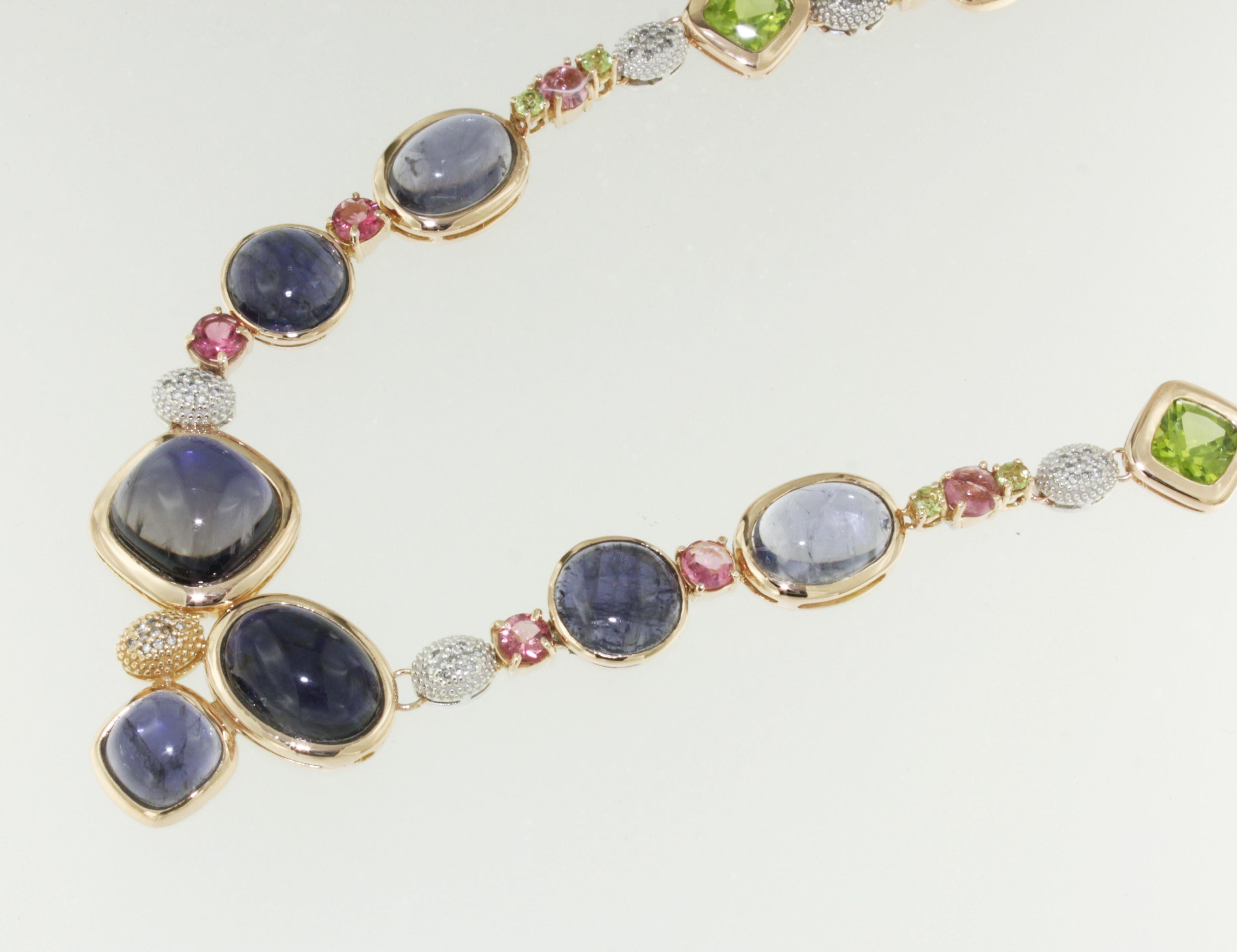 Design/One Jewellery. Fabriqué à la main en Italie par les experts de Stanoppi Jewell. 
Le design moderne est très précis et unique. Notre mission est de combiner des pierres colorées et des formes et designs uniques. Pièce unique à porter tous les