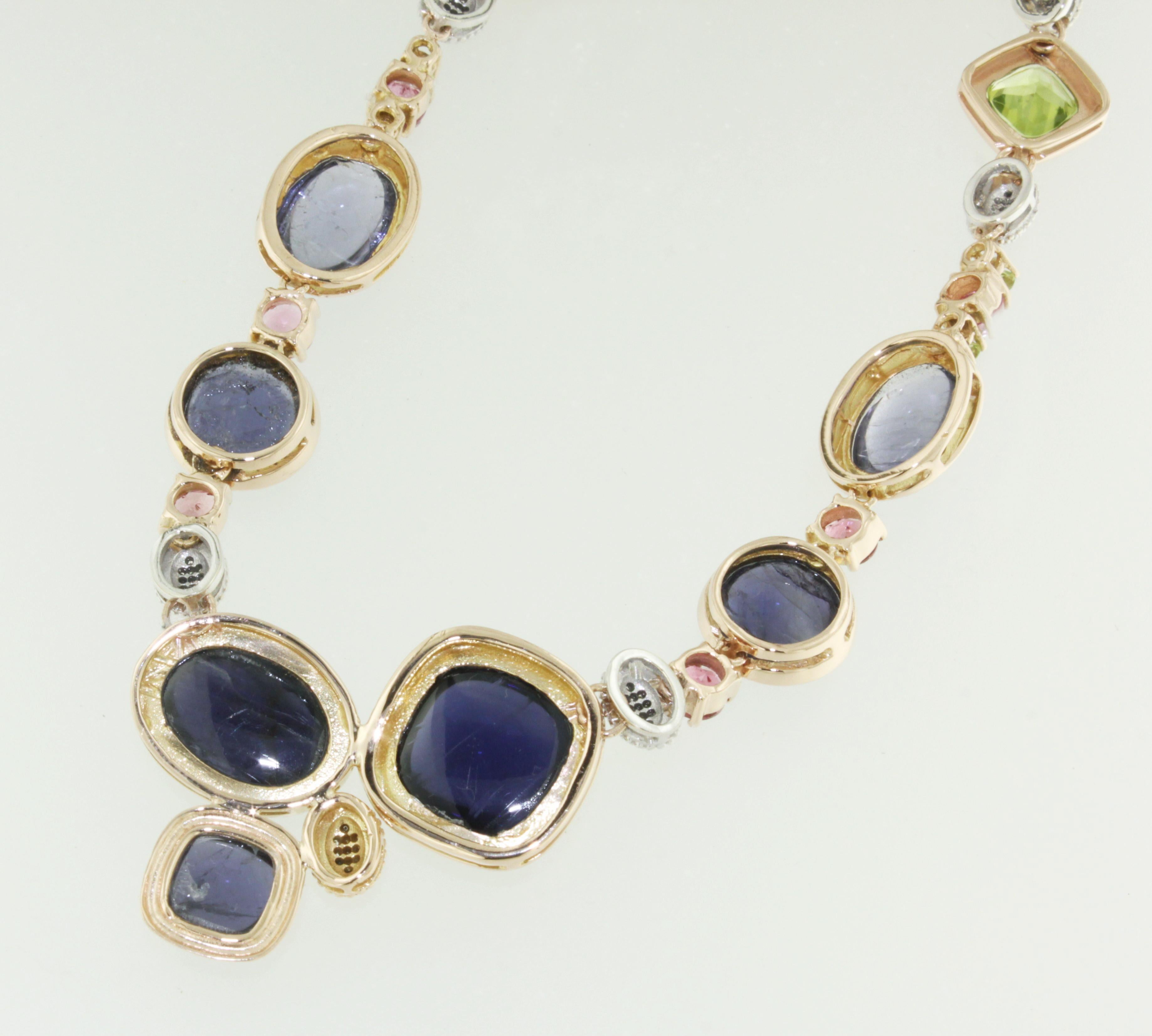 Taille cabochon Or blanc 18 carats, tourmaline, tourmaline et péridot  Collier moderne unique en diamants en vente