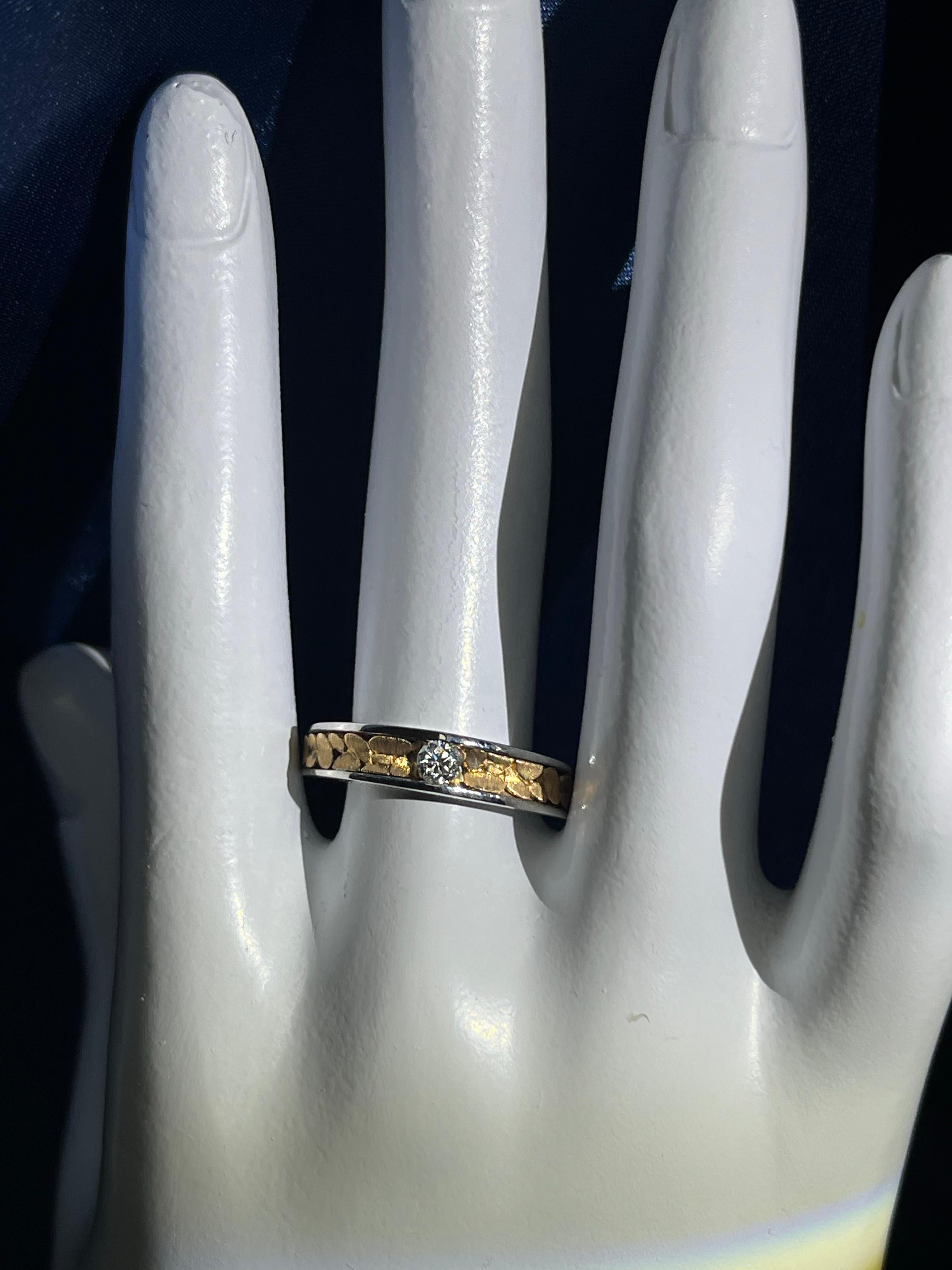 Women's or Men's 18K White & Rose Gold Single Natural Diamond Ring For Sale