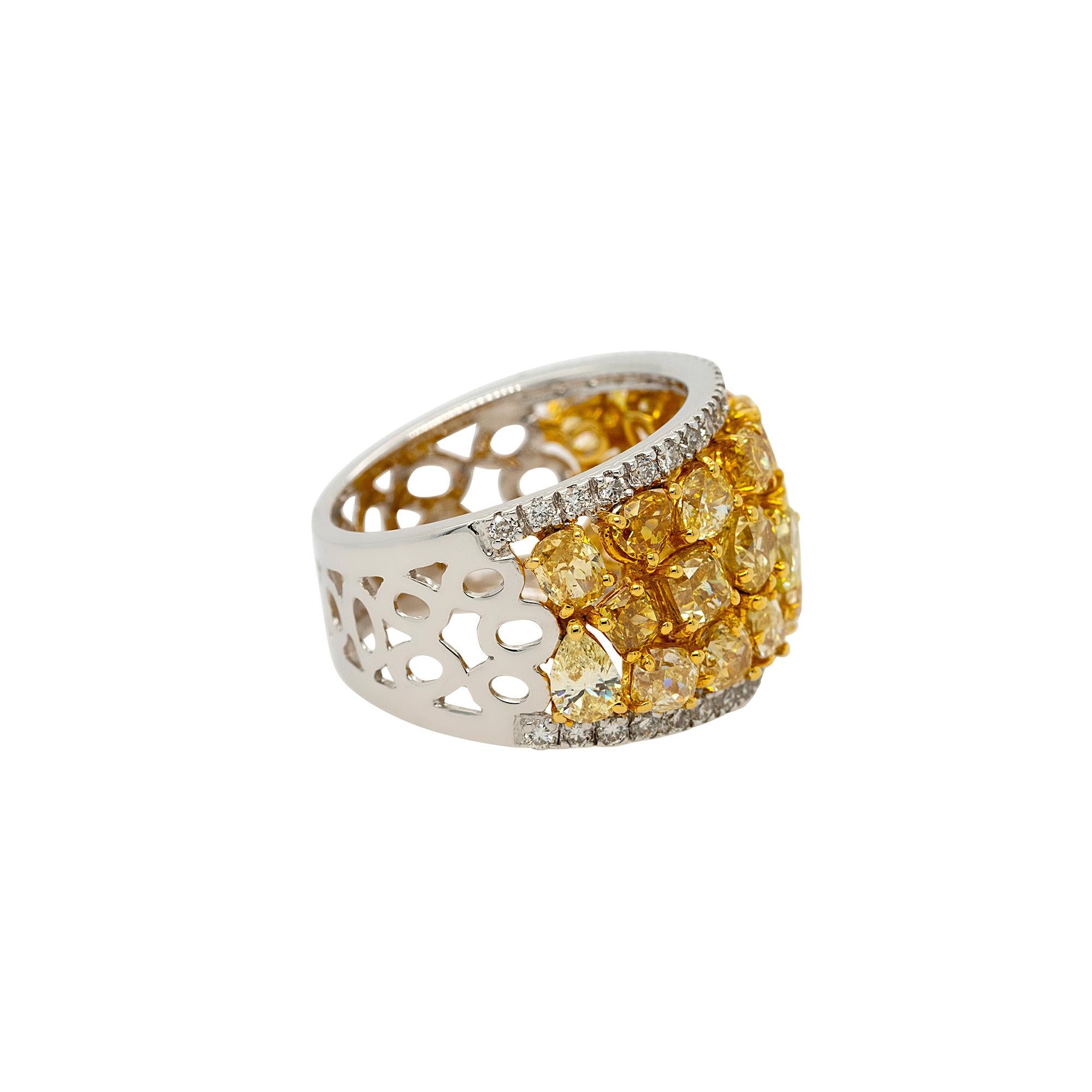 Round Cut 18k White & Yellow Gold 0.44ct Round Brilliant and 5.17ct Fancy Color Dia Ring For Sale
