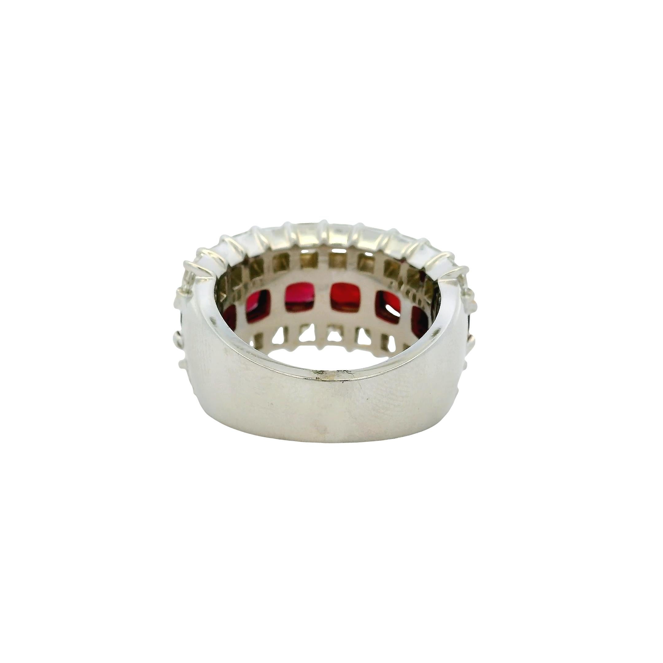 18 Karat Weiß- und Gelbgold 3 Reihen 4,85 Karat Rubin Natürlicher Diamantring mit Asscher-Schliff im Angebot 1