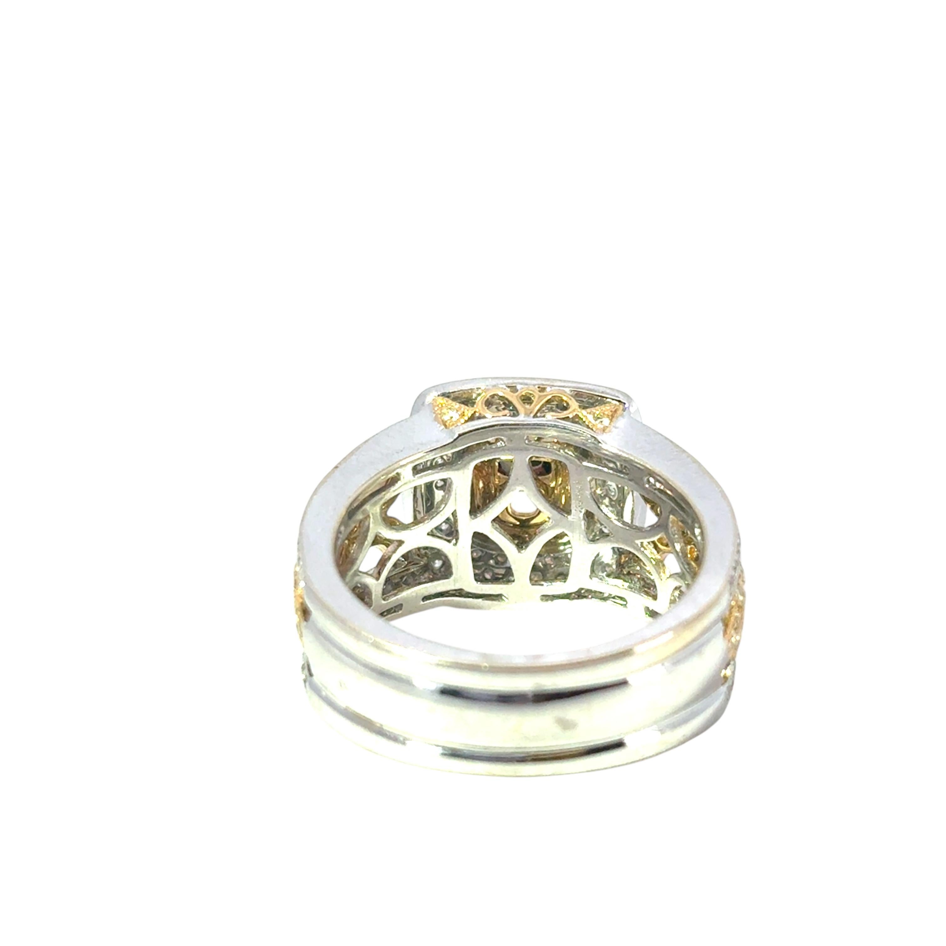 Bague de fiançailles en or blanc 18k jaune 3.02ct Fancy Light Yellow Cushion Diamond en vente 6