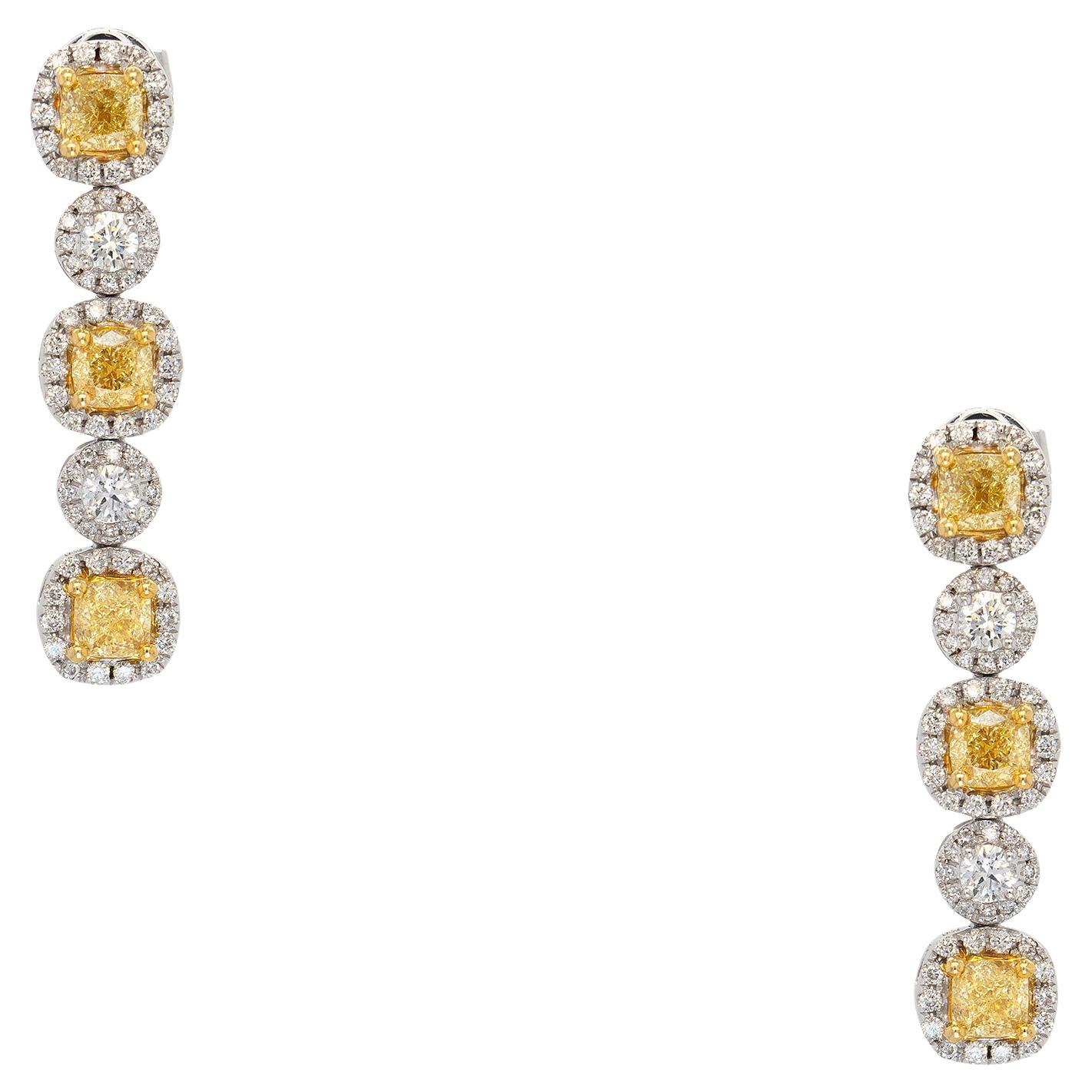 Bague en or blanc et jaune 18 carats avec diamants bicolores de taille fantaisie et rond de 3,59 carats en vente