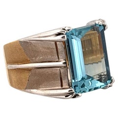 Anello in oro bianco e giallo 18 carati da 5,10 carati con pietra acquamarina blu taglio smeraldo