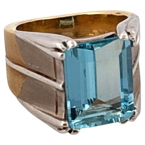 18K White & Yellow Gold 5.10 Carat Emerald Cut Blue Aquamarine Stone Ring For Sale
