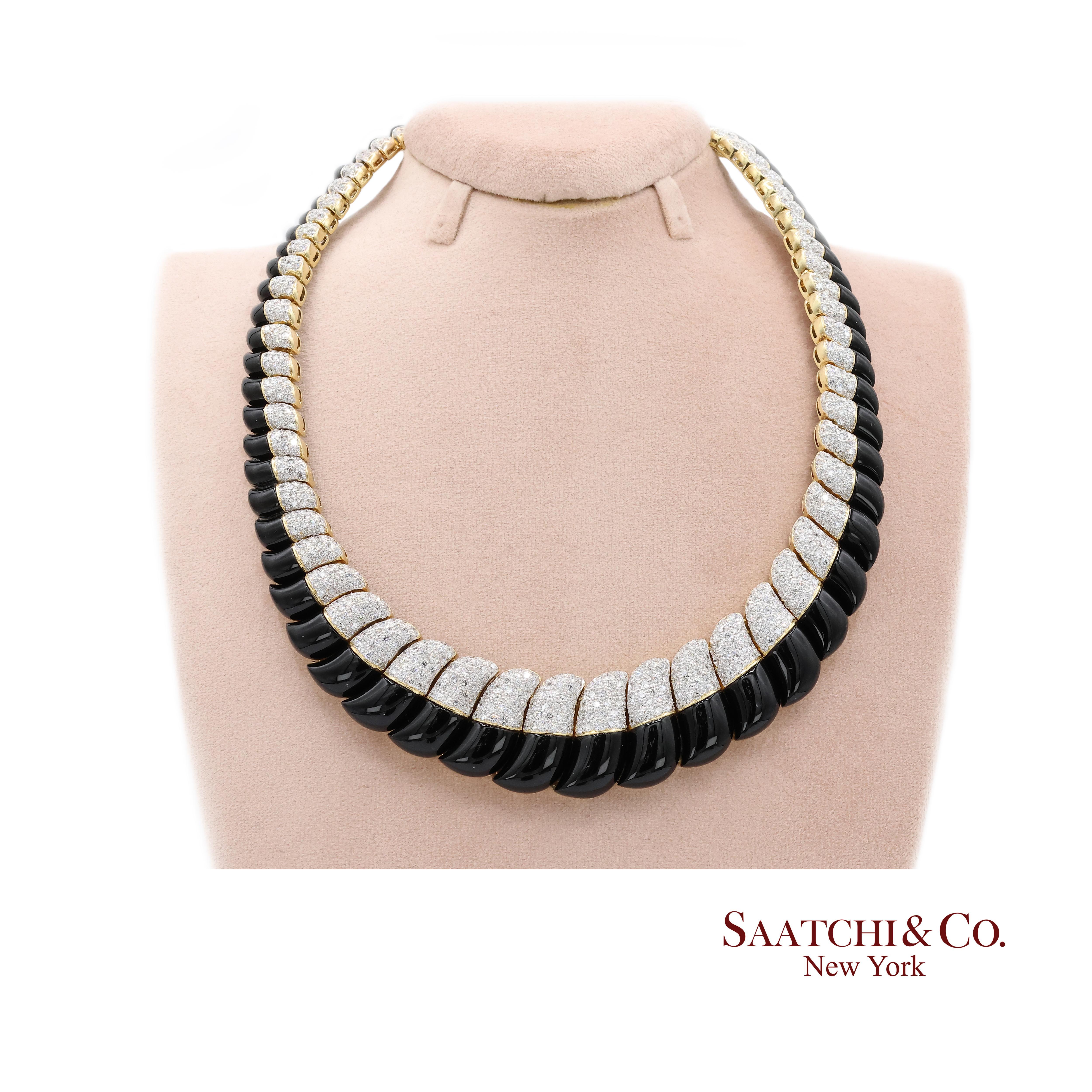 Collier en or blanc et jaune 18K composé d'onyx naturel noir et de diamants blancs naturels Unisexe en vente