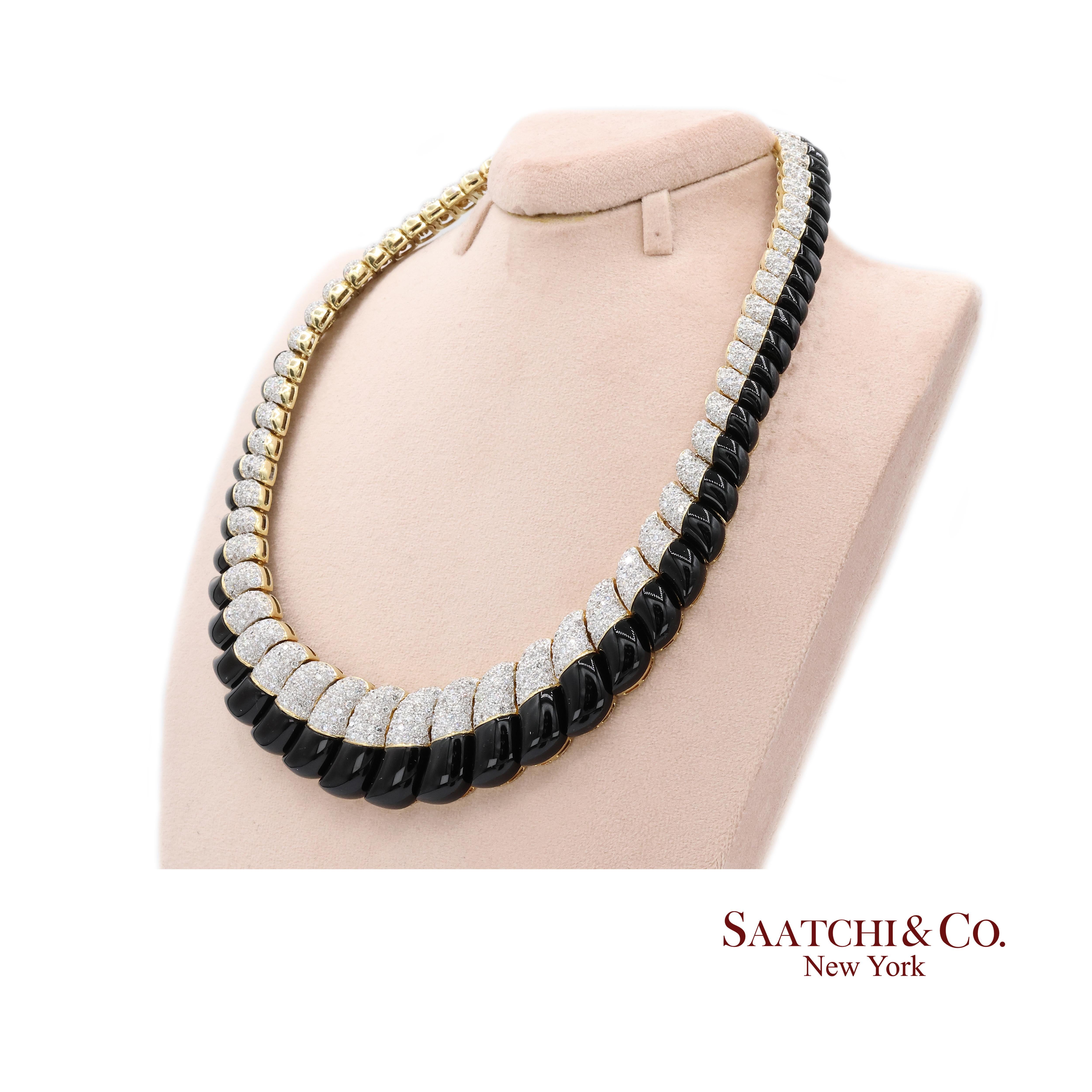 Collier en or blanc et jaune 18K composé d'onyx naturel noir et de diamants blancs naturels en vente 2