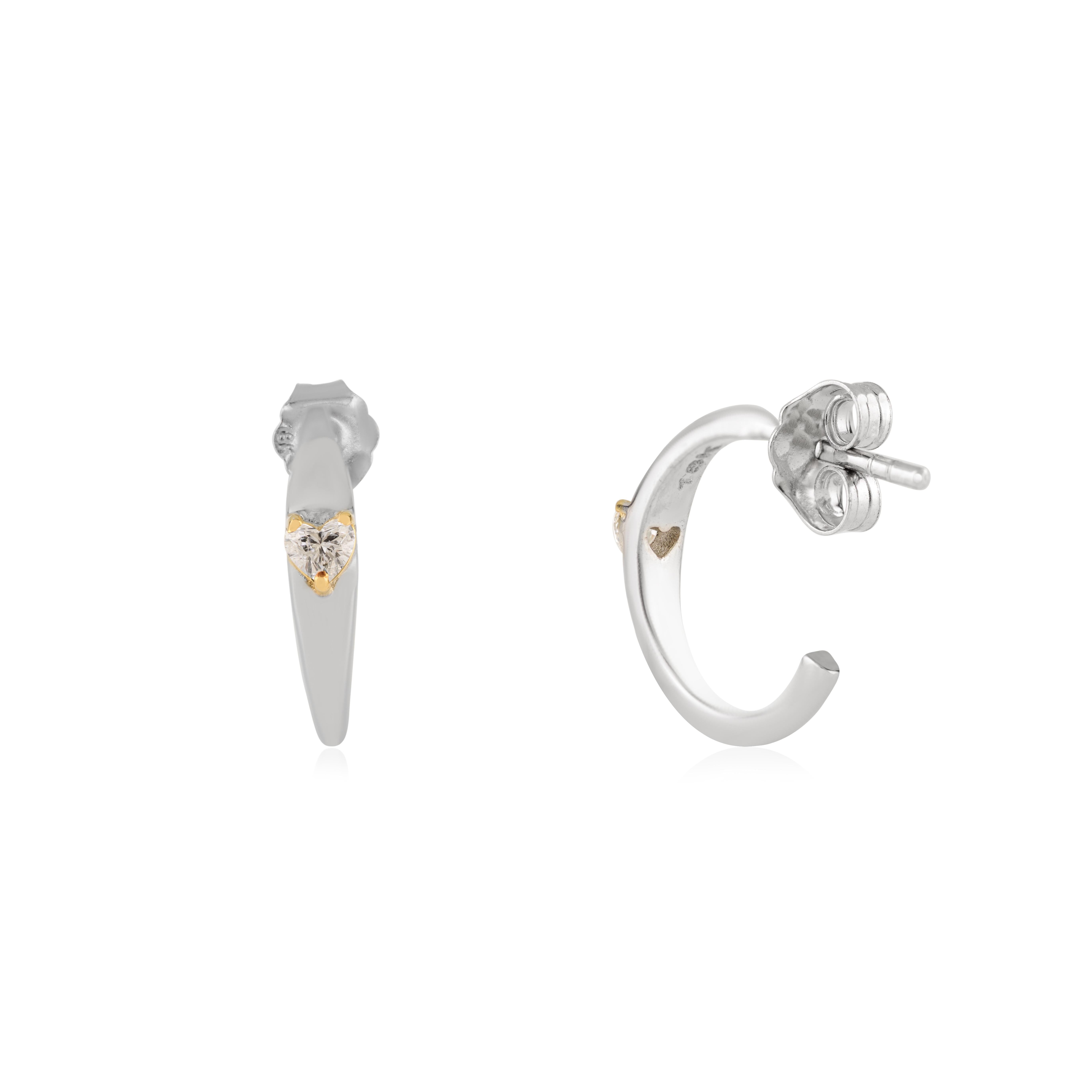 Contemporain Boucles d'oreilles contemporaines en or blanc et jaune 18K avec diamant en forme de coeur en vente