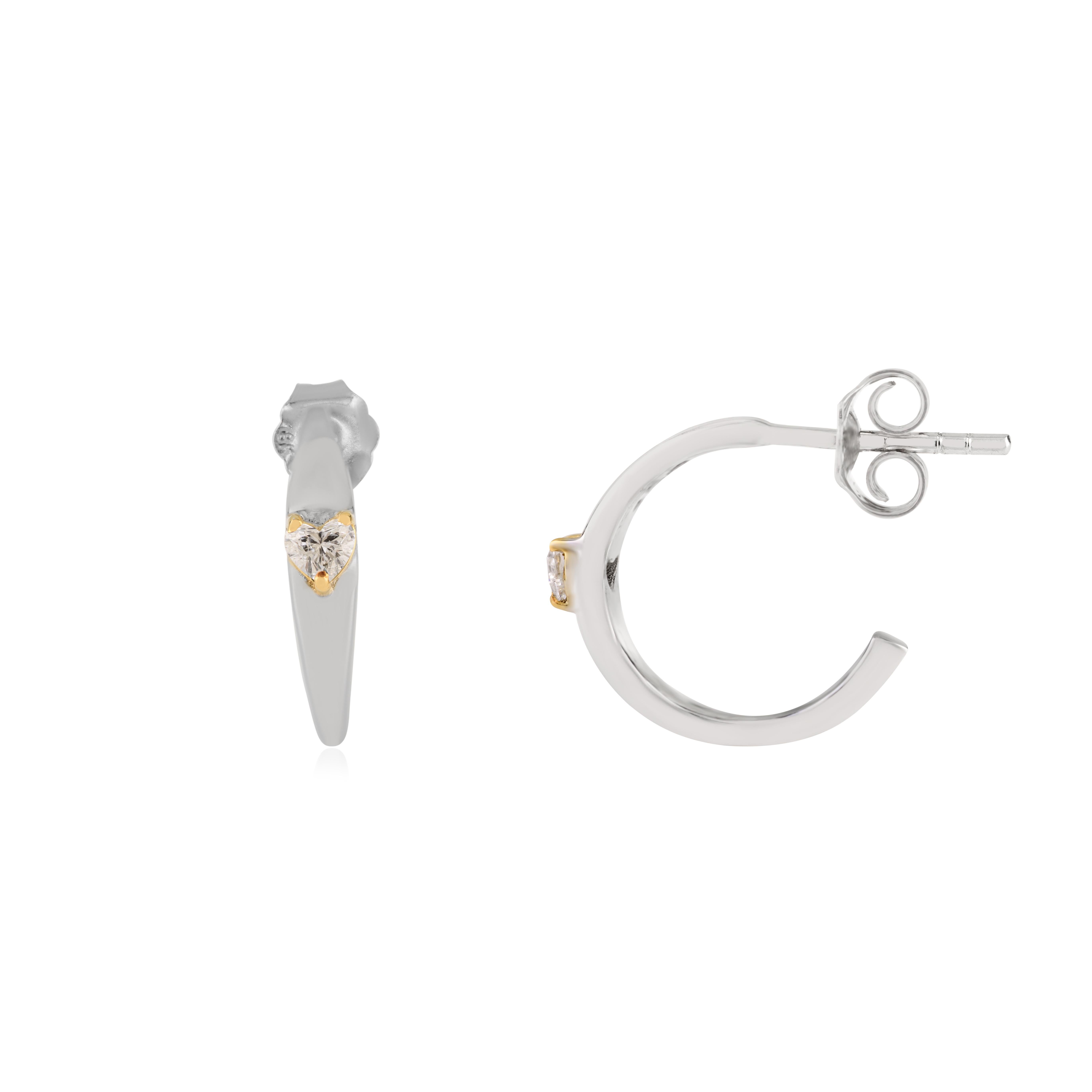 Boucles d'oreilles contemporaines en or blanc et jaune 18K avec diamant en forme de coeur Neuf - En vente à New York, NY