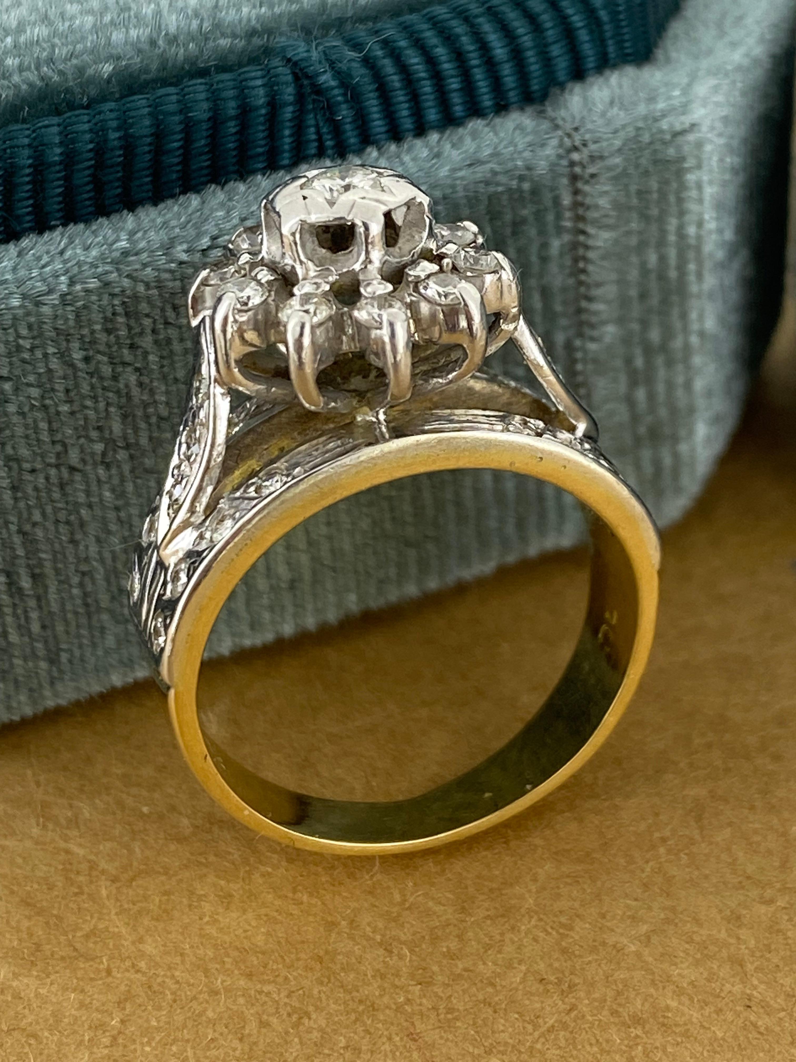 18K White & Yellow Gold Diamond Engagement Ring + 2 Diamond Bands (3 in 1 Set) Damen im Angebot