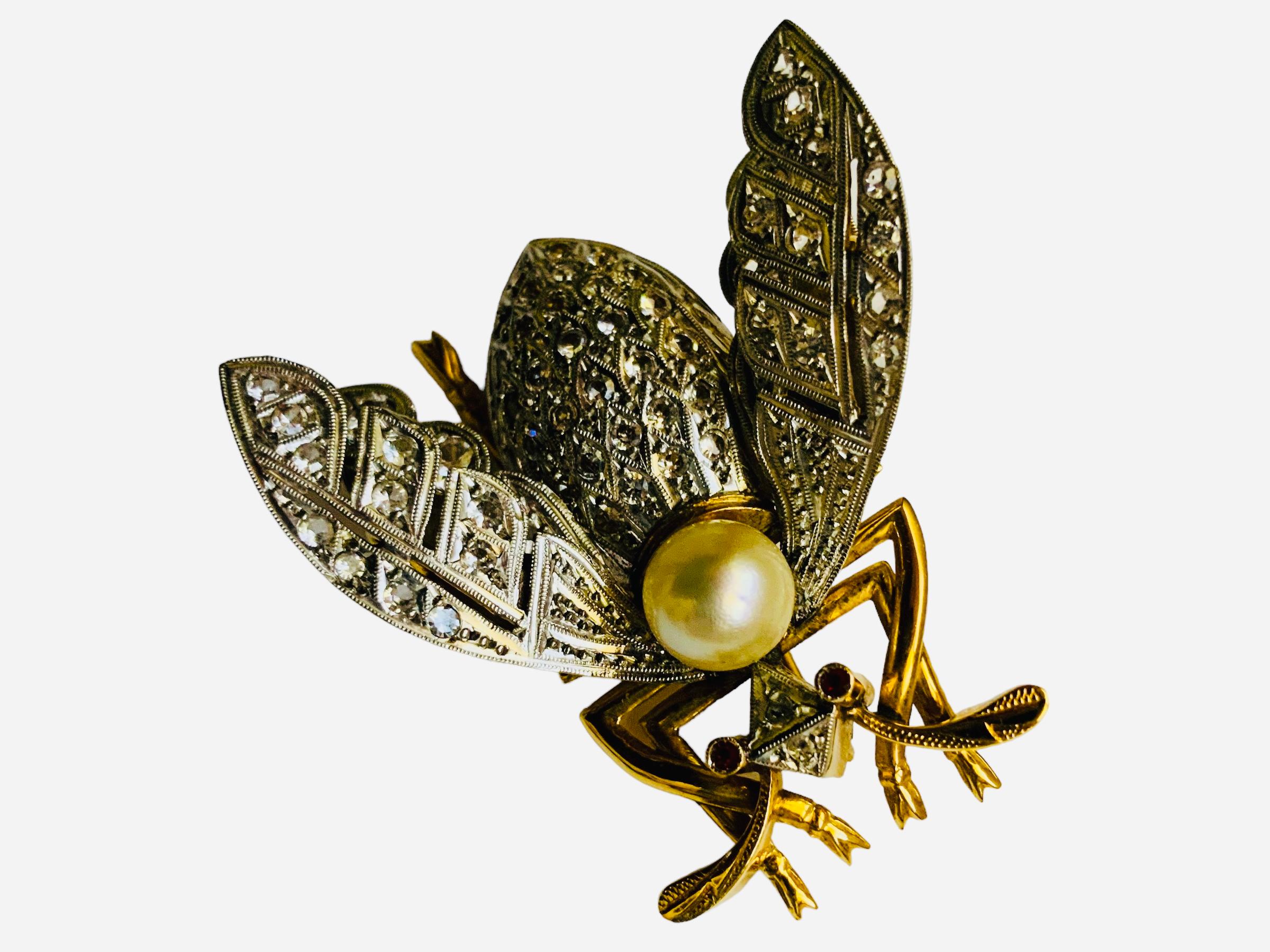 18K White/Yellow Gold Diamonds, Pearl And Ruby Insect Brooch In Good Condition In Guaynabo, PR