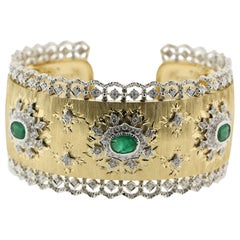 18 Karat Weiß- und Gelbgold Smaragd-Diamant-Armband mit durchbrochener florentinischer Oberfläche