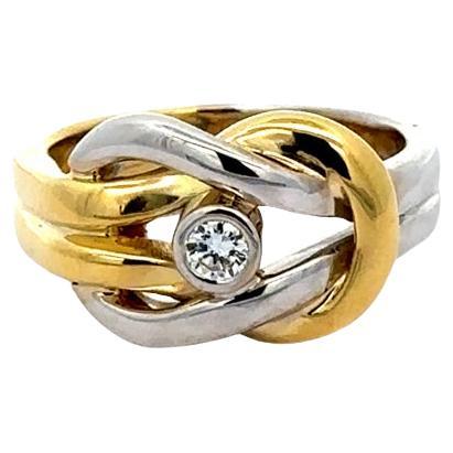 Bague à anneau massif en or blanc et jaune 18 carats avec nœuds imbriqués 0,12 ctw en vente
