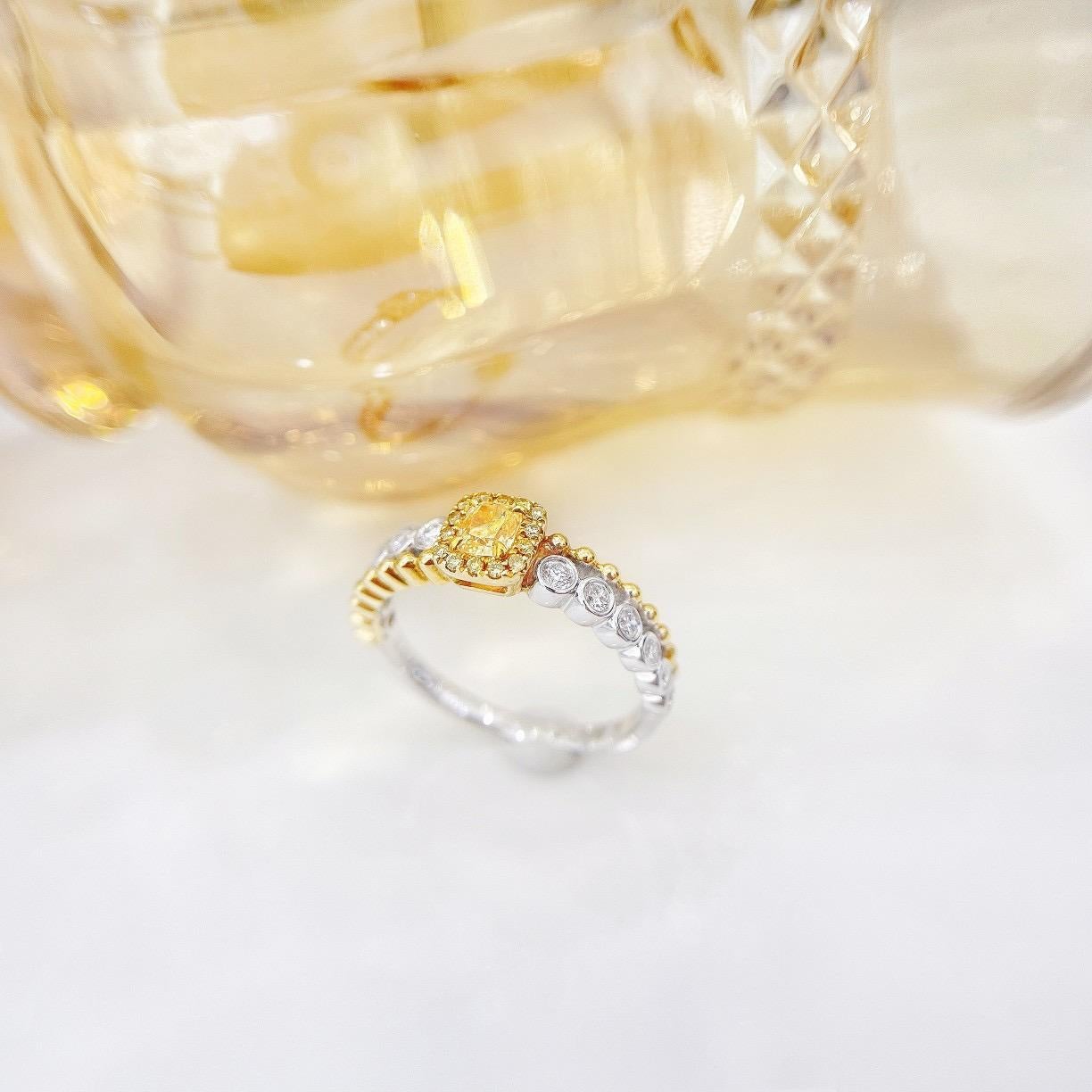 Modern 18K White & Yellow Gold Yellow Diamond Ring with Diamonds For Sale