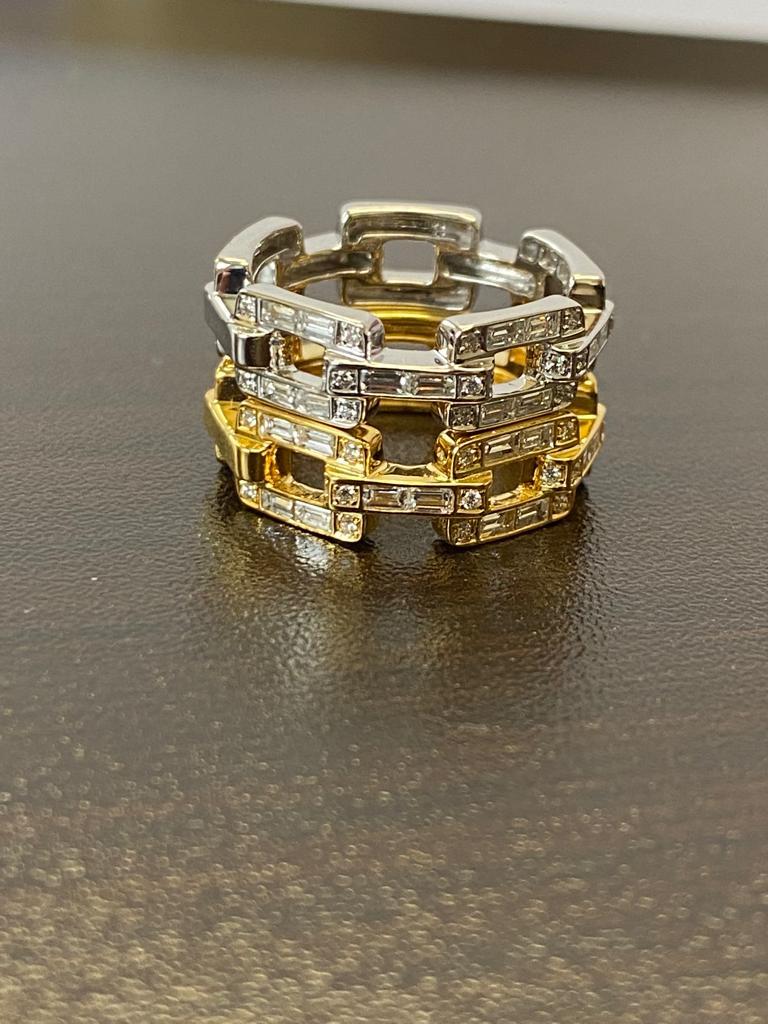 18K White / Yellow Link Rings In New Condition For Sale In Great Neck, NY