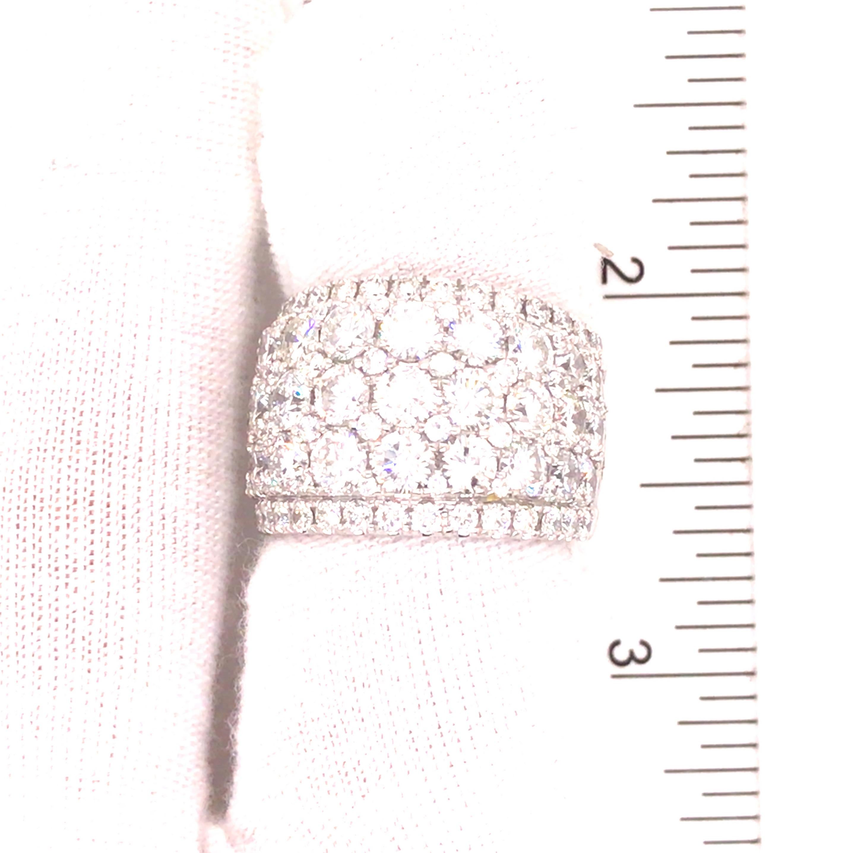 18 Karat breites 5-reihiges Diamantband aus Weißgold im Angebot 1
