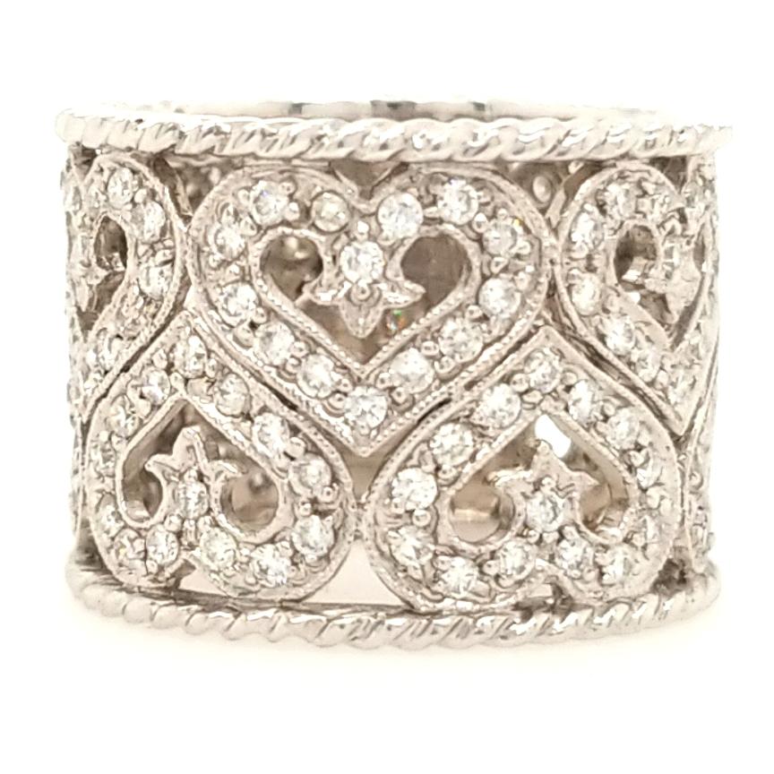 18 Karat breiter Diamant Barrel Ring Herz-Motiv Weißgold (Rundschliff) im Angebot