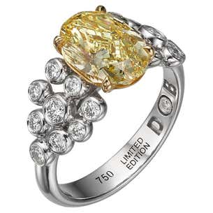 18k W&Y Gold Engagement Ring with 3.02ct Fancy Yellow VS2 Oval Dimaond ...