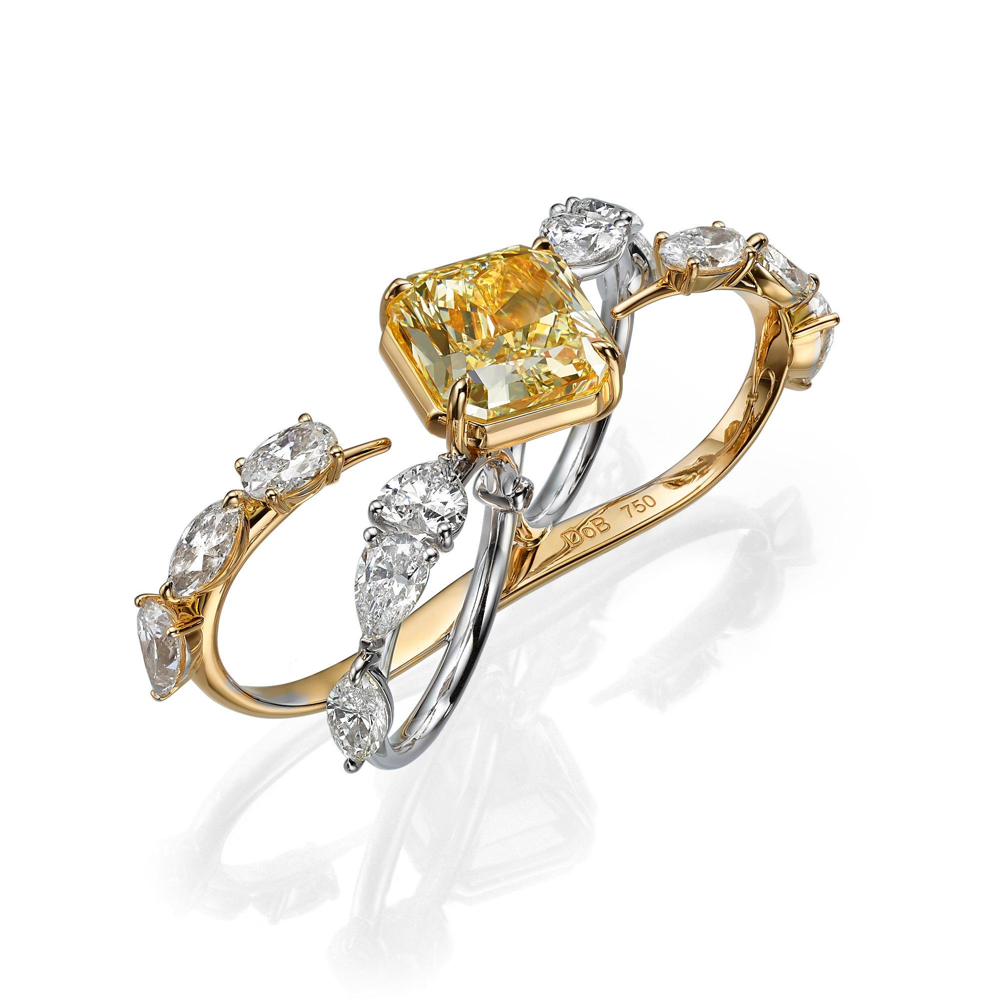 18 Karat W&Y Gold Zwei-Finger-Ring mit 9,35 Karat aus Fancy-Diamant in Strahlenform - GIA im Angebot 1