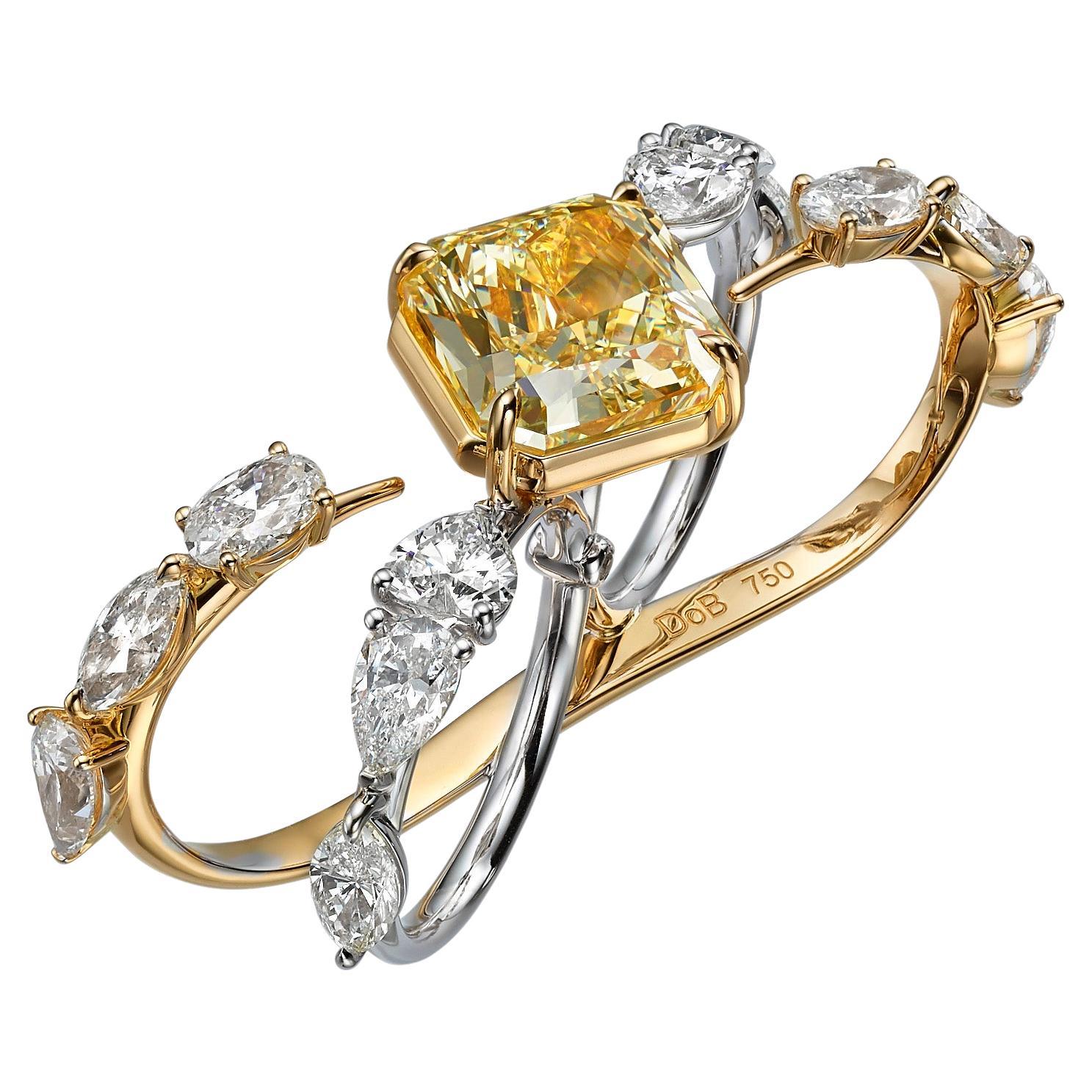 18 Karat W&Y Gold Zwei-Finger-Ring mit 9,35 Karat aus Fancy-Diamant in Strahlenform - GIA im Angebot