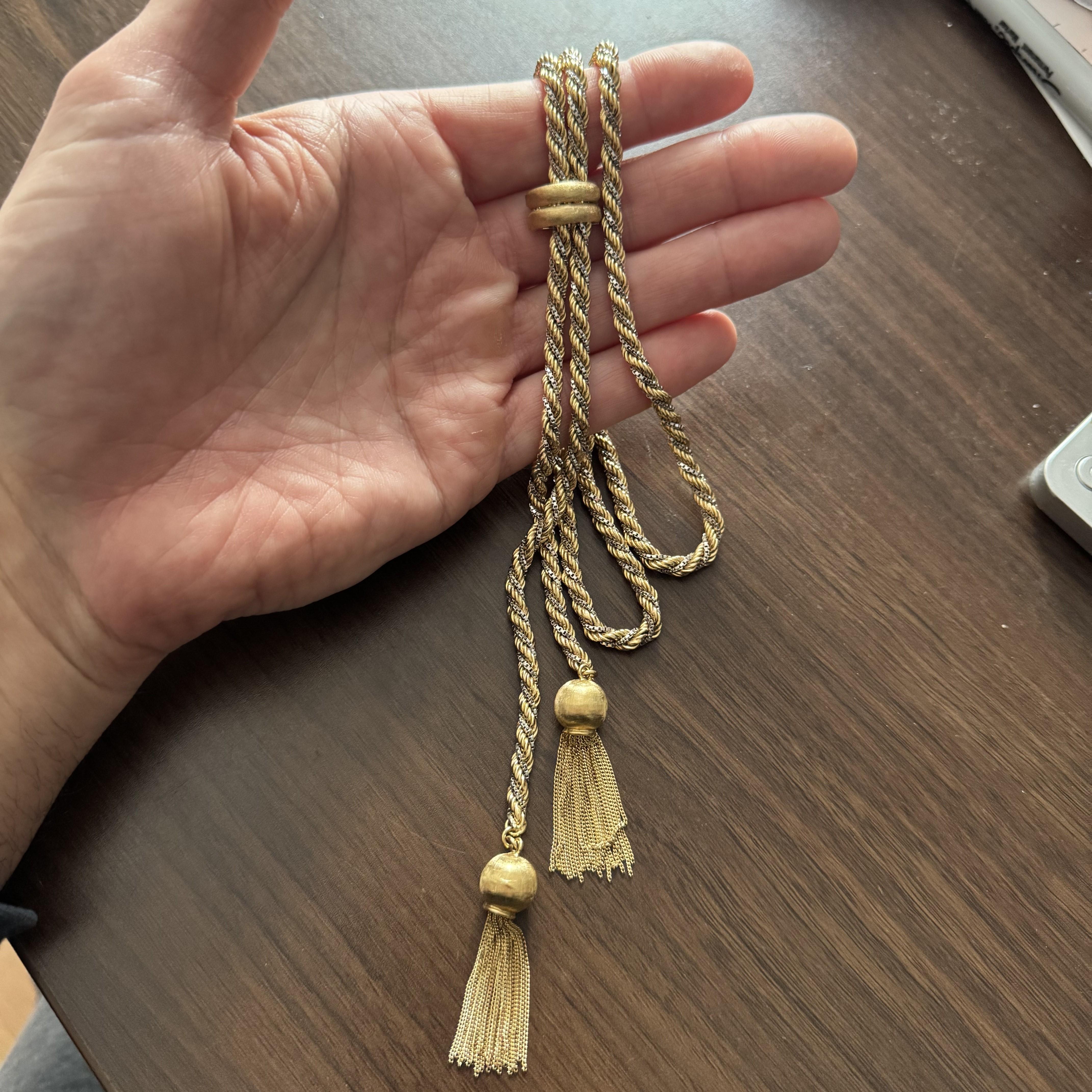 Zustand:  Ausgezeichneter Condit, Professionell gereinigt und poliert
Metall: 18k Gold (markiert und professionell getestet)
Gewicht: 75 g
Länge: 40 Zoll
Breite: 5mm
Verschluss: Slip On
Markierungen: 