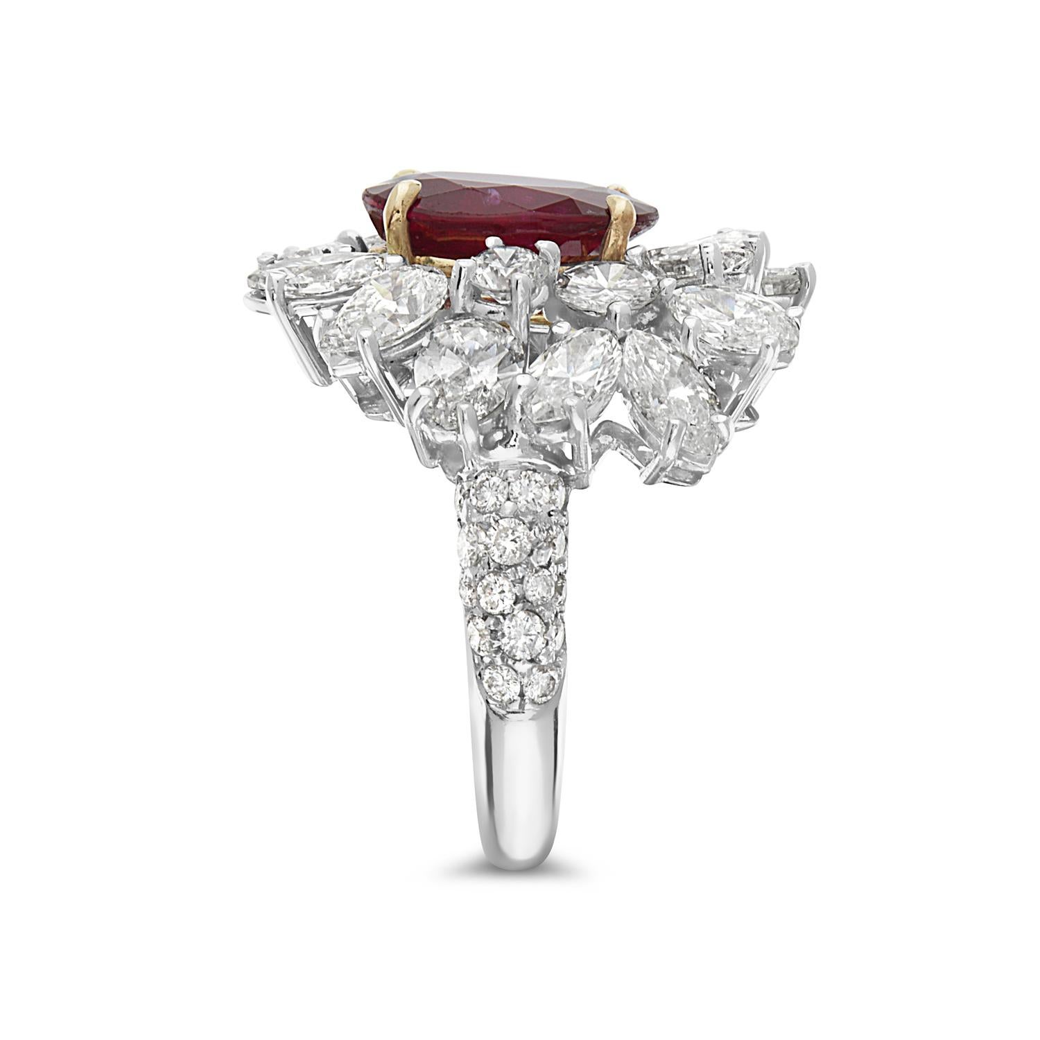 18 Karat Yellow and White Gold Diamond and Ruby Cocktail Ring In Excellent Condition In New York, NY